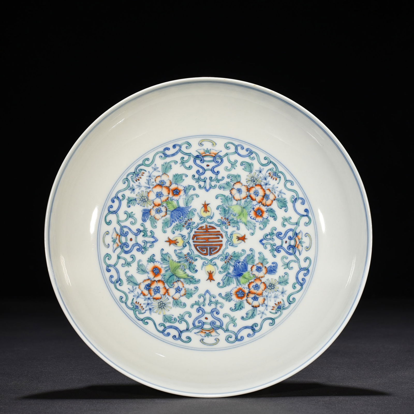 Qing Dynasty Yongzheng doucai blessing and longevity flower porcelain plate (1 of 6)