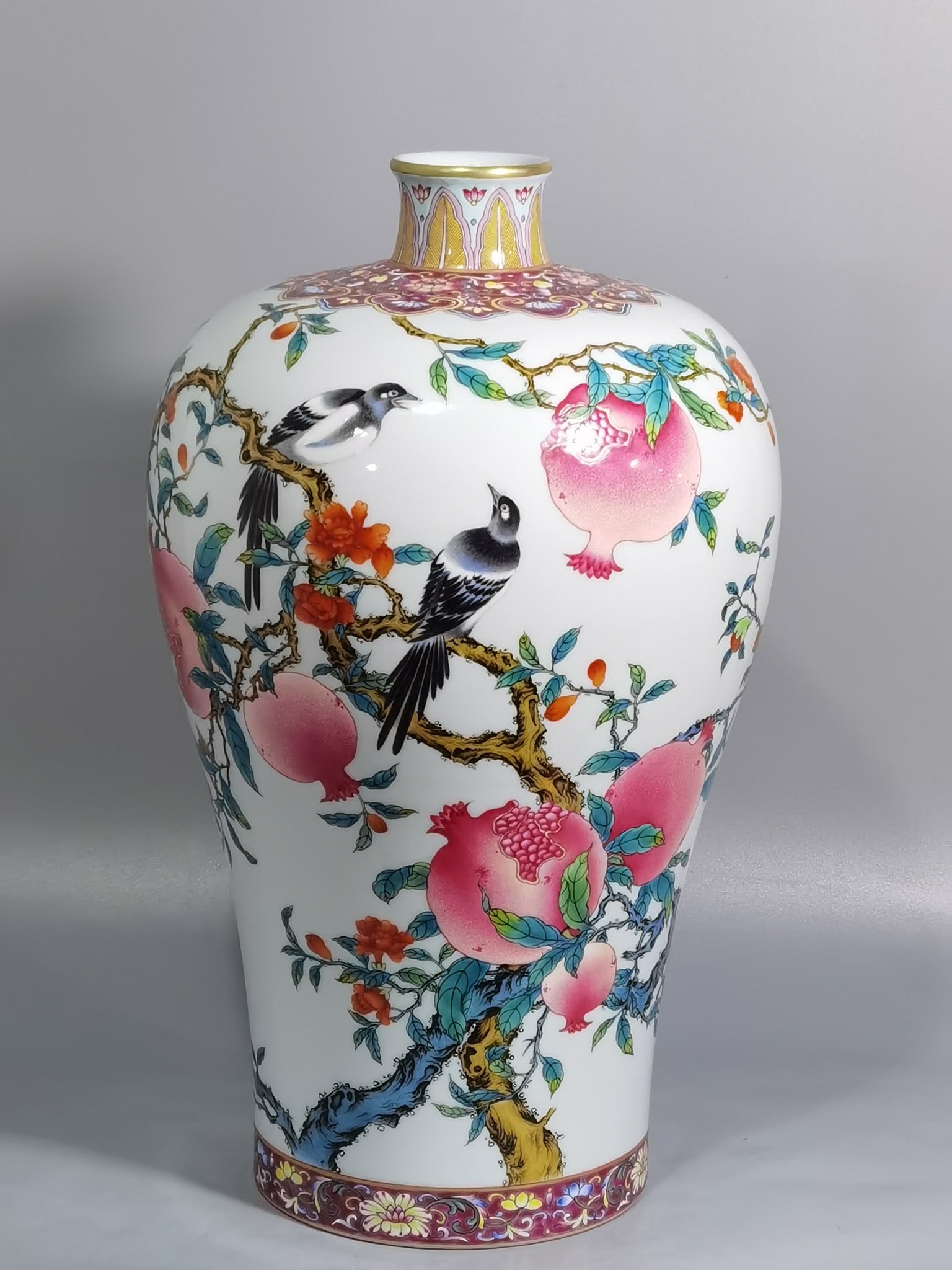 Qing Dynasty Yongzheng famille rose magpie pomegranate flower plum vase: Size: Height 36 cm - Width 21.5 cm Materials: Porcelain Time Period: Qing dynasty Manufactured Date: Yongzheng Mark & Period Object: Chinese Antique ⛨ Purchase With Confidence ✔ Ver