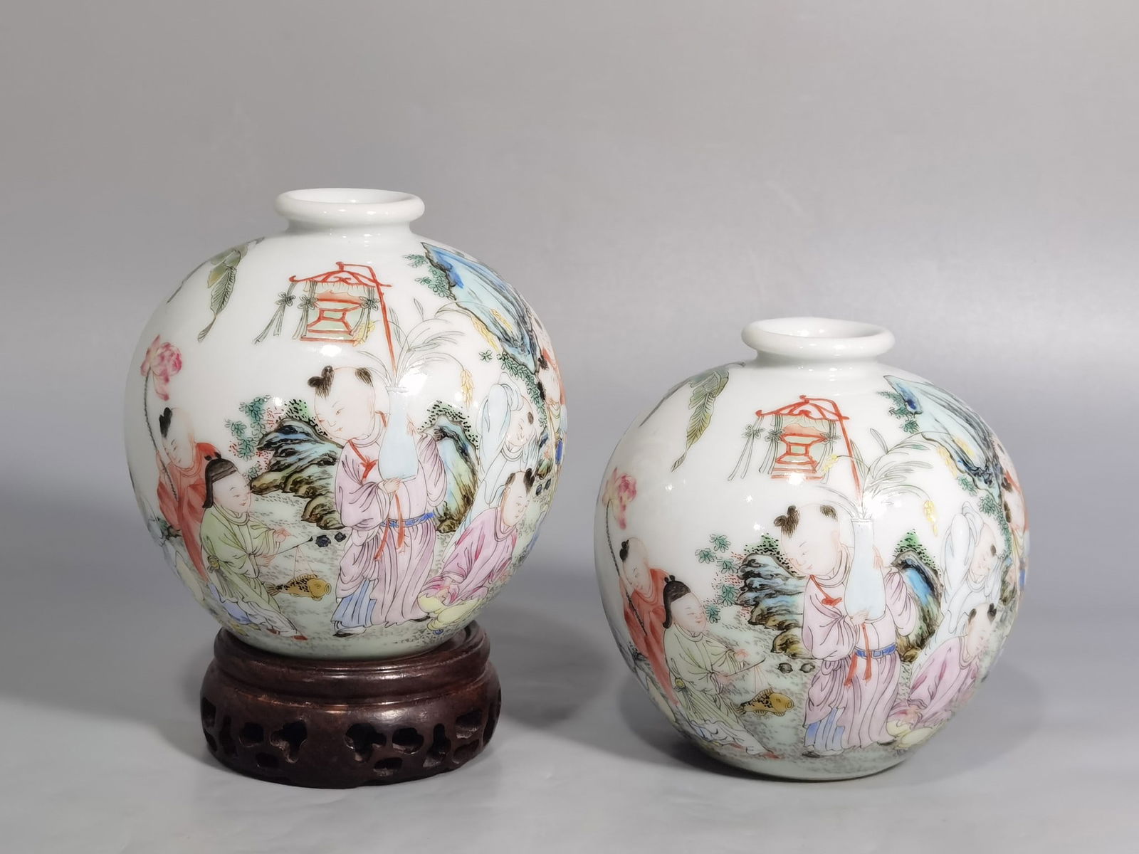 Chinese famille rose porcelain vase pair Qing dynasty Yongzheng Mark & Period (1 of 9)