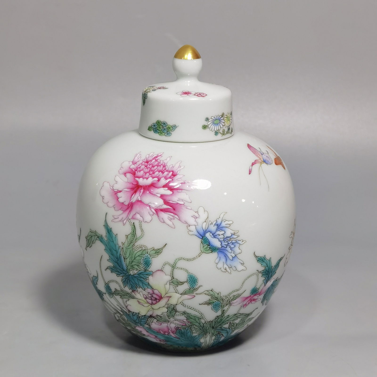 Chinese famille rose porcelain jar Qing dynasty Yongzheng Mark & Period (1 of 9)