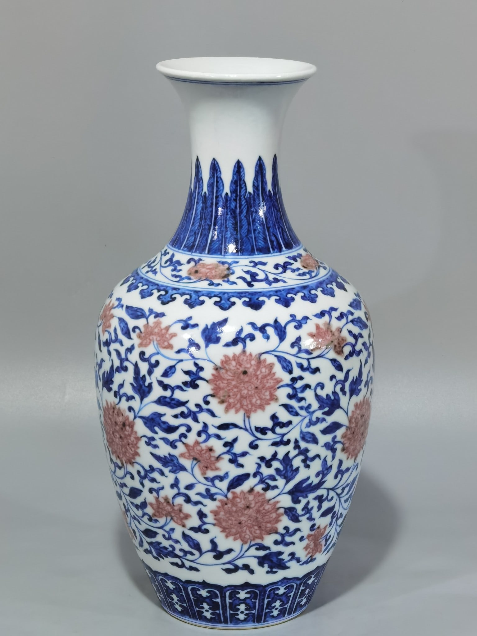 Qing Dynasty Yongzheng period blue and white underglaze red lotus skimming bottle: Size: Height 28 cm - Width 14.2 cm Materials: Porcelain Time Period: Qing dynasty Manufactured Date: Yongzheng Mark & Period Object: Chinese Antique ⛨ Purchase With Confidence ✔ Ver