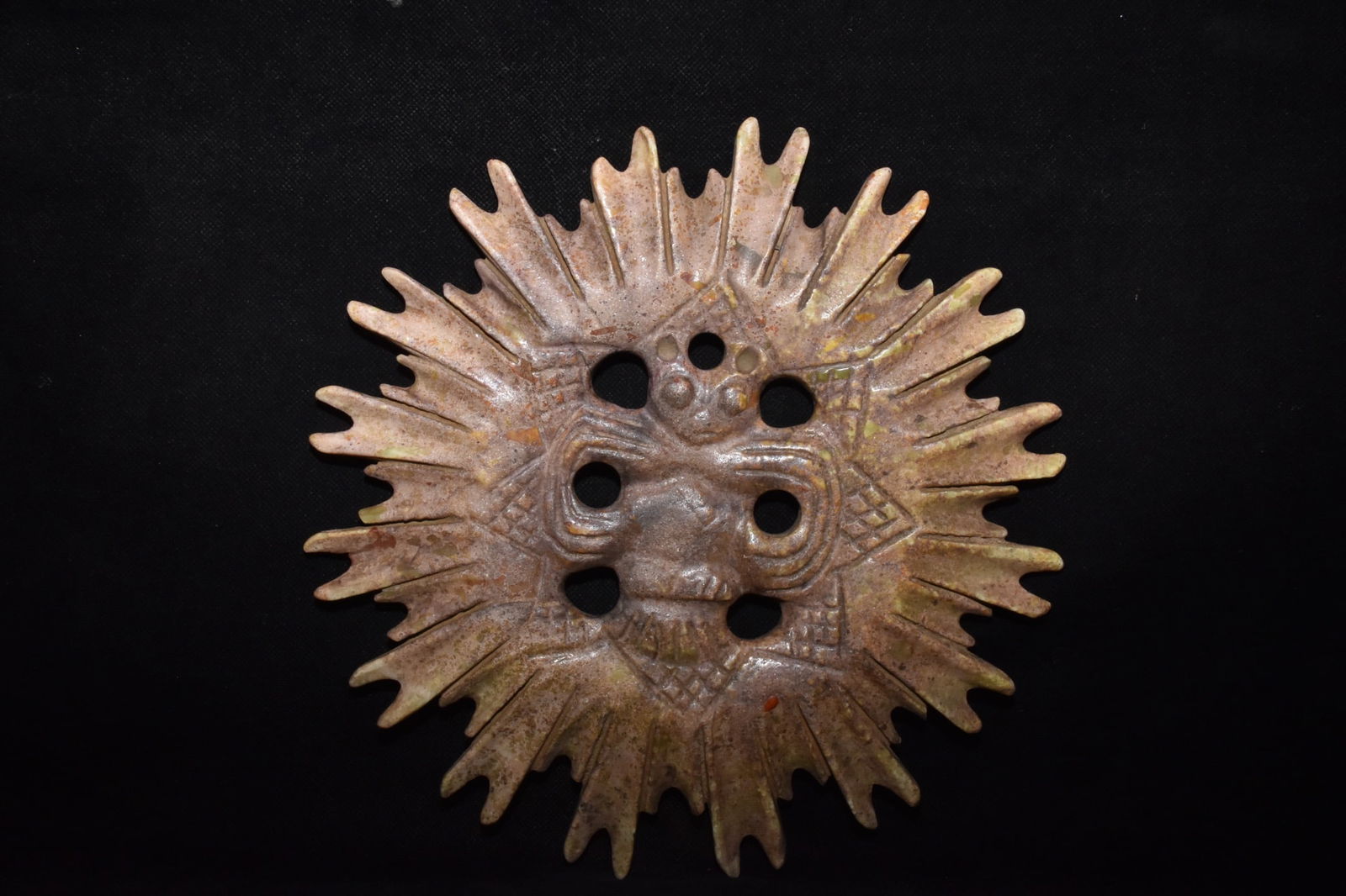 Chinese Hongshan culture jade carved ornaments: Size: Height 24 cm - Width 24 cm Materials: Natural Jade Time Period: Hongshan Culture Manufactured Date: 3000-BC Object: Chinese Antique ⛨ Purchase With Confidence ✔ Verified Aucti