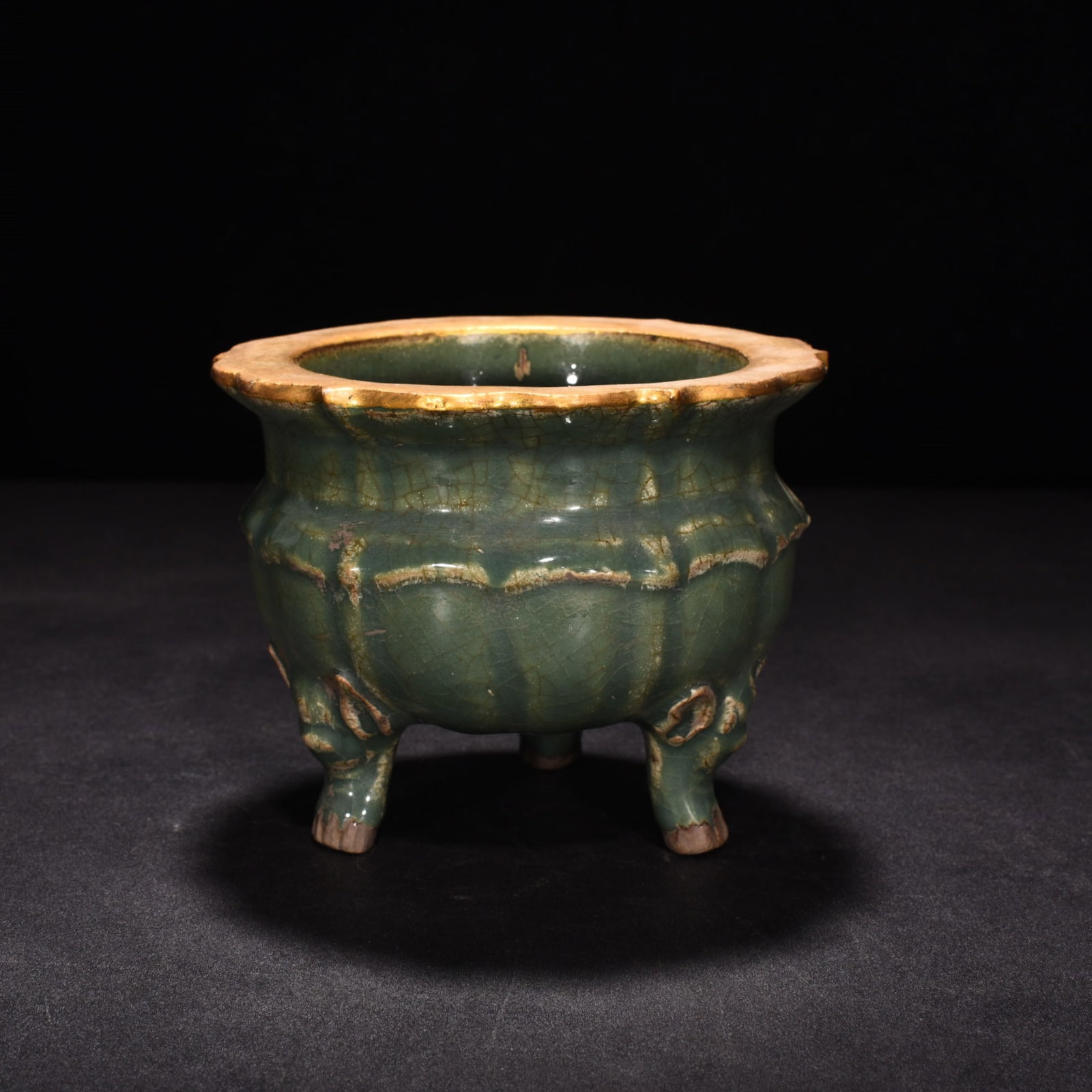 Song Dynasty Longquan kiln plum celadon glaze and gold-painted Li-type furnace: Size: Width 13.5 cm - Height 11 cm Materials: Porcelain Time Period: Song dynasty Manufactured Date: 10th-c Period Object: Chinese Antique ⛨ Purchase With Confidence ✔ Verified Auct