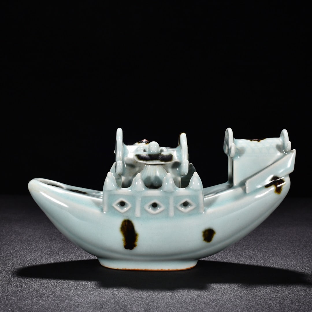 Song Dynasty Longquan kiln pink green glaze spot boat: Size: Width 21 cm - Height 11 cm Materials: Porcelain Time Period: Song dynasty Manufactured Date: 10th-c Period Object: Chinese Antique ⛨ Purchase With Confidence ✔ Verified Auctio