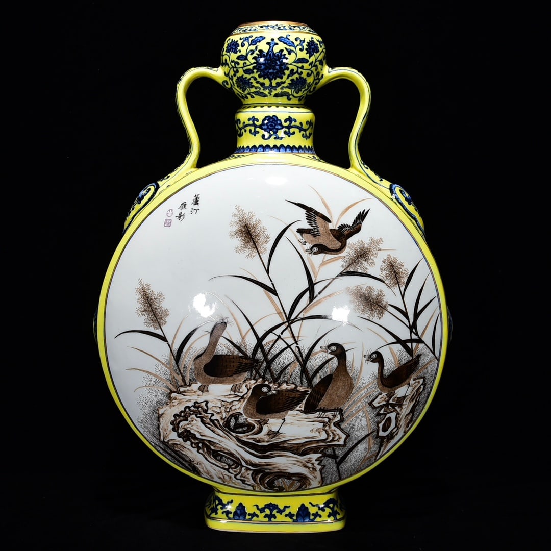 Qing Dynasty Qianlong yellow ground blue and white ink color flat vase: Size: Height 41.5 cm - Width 31 cm Materials: Porcelain Time Period: Qing dynasty Manufactured Date: Qianlong Mark & Period Object: Chinese Antique ⛨ Purchase With Confidence ✔ Veri