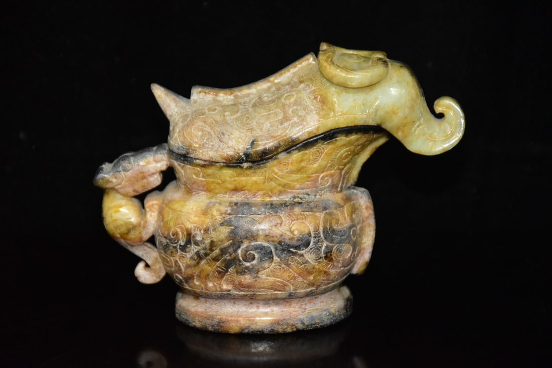 Chinese Hongshan culture jade carved ornaments: Size: Height 10 cm - Width 12.5 cm Materials: Natural Jade Time Period: Hongshan Culture Manufactured Date: 3000-BC Object: Chinese Antique ⛨ Purchase With Confidence ✔ Verified Auc