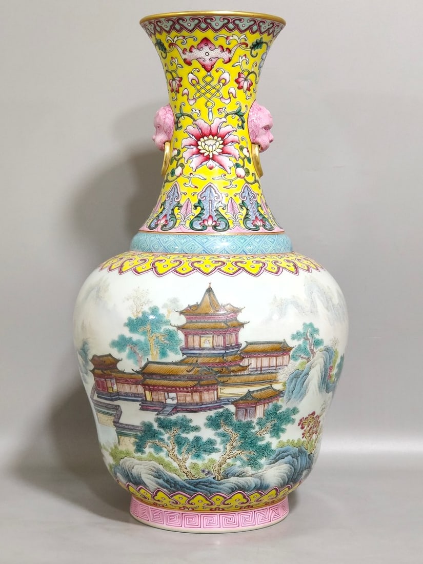 Chinese famille rose porcelain vase Qing dynasty Qianlong Mark & Period: Size: Height 33.5 cm - Width 18 cm Materials: Porcelain Time Period: Qing dynasty Manufactured Date: Qianlong Mark & Period Object: Chinese Antique ⛨ Purchase With Confidence ✔ Veri
