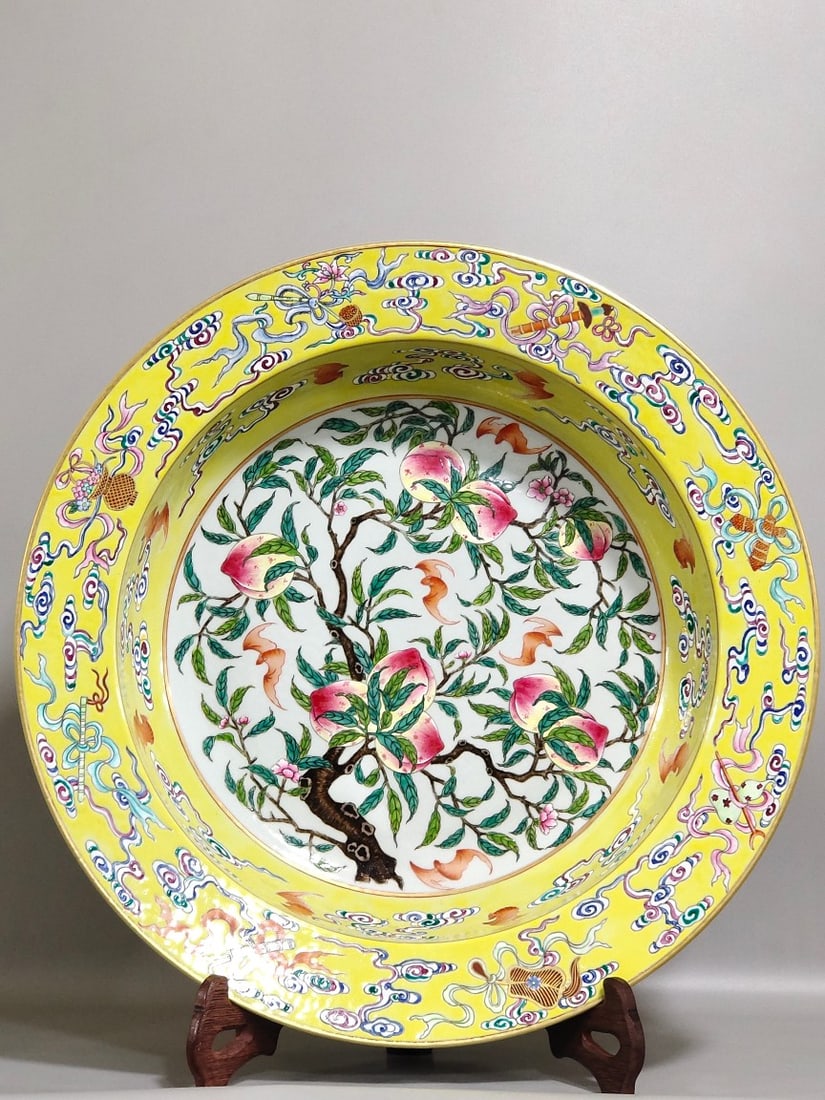 Chinese famille rose porcelain washer Qing dynasty Qianlong Mark & Period: Size: Width 40.5 cm - Height 9.5 cm Materials: Porcelain Time Period: Qing dynasty Manufactured Date: Qianlong Mark & Period Object: Chinese Antique ⛨ Purchase With Confidence ✔ Ver