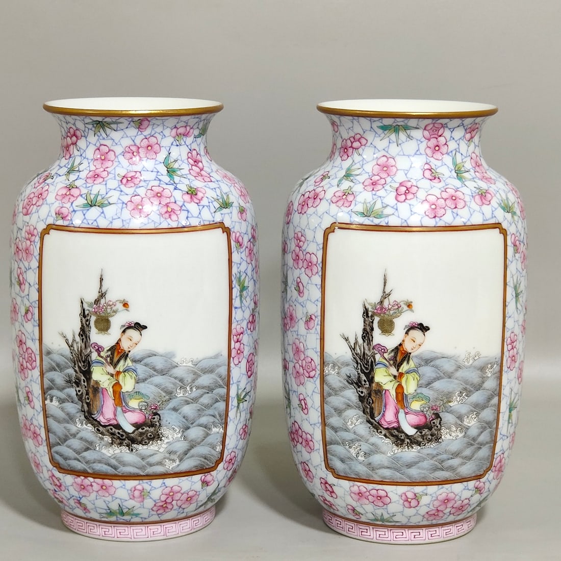 Chinese famille rose porcelain vase pair Qing dynasty Jiaqing Mark & Period (1 of 9)