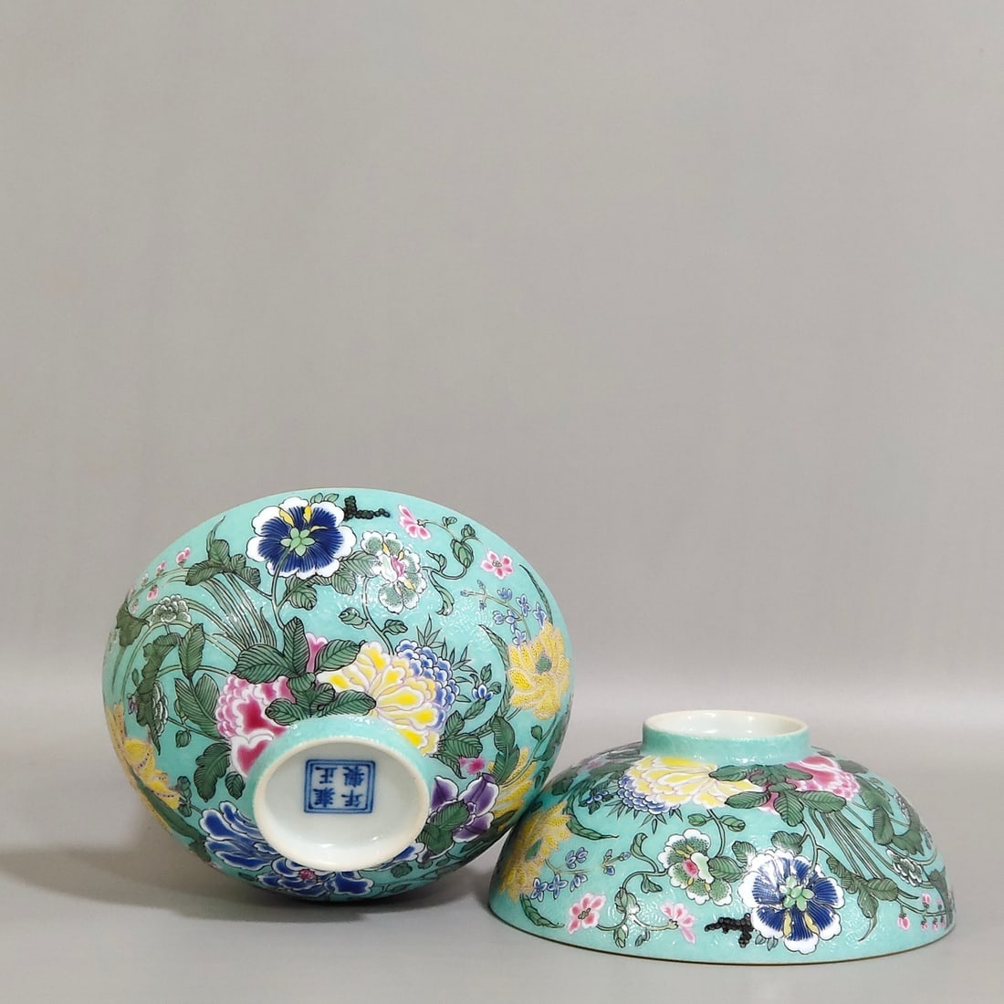 Qing Dynasty Yongzheng Turquoise Lvzha Dao Sanqiu Cup (1 of 9)