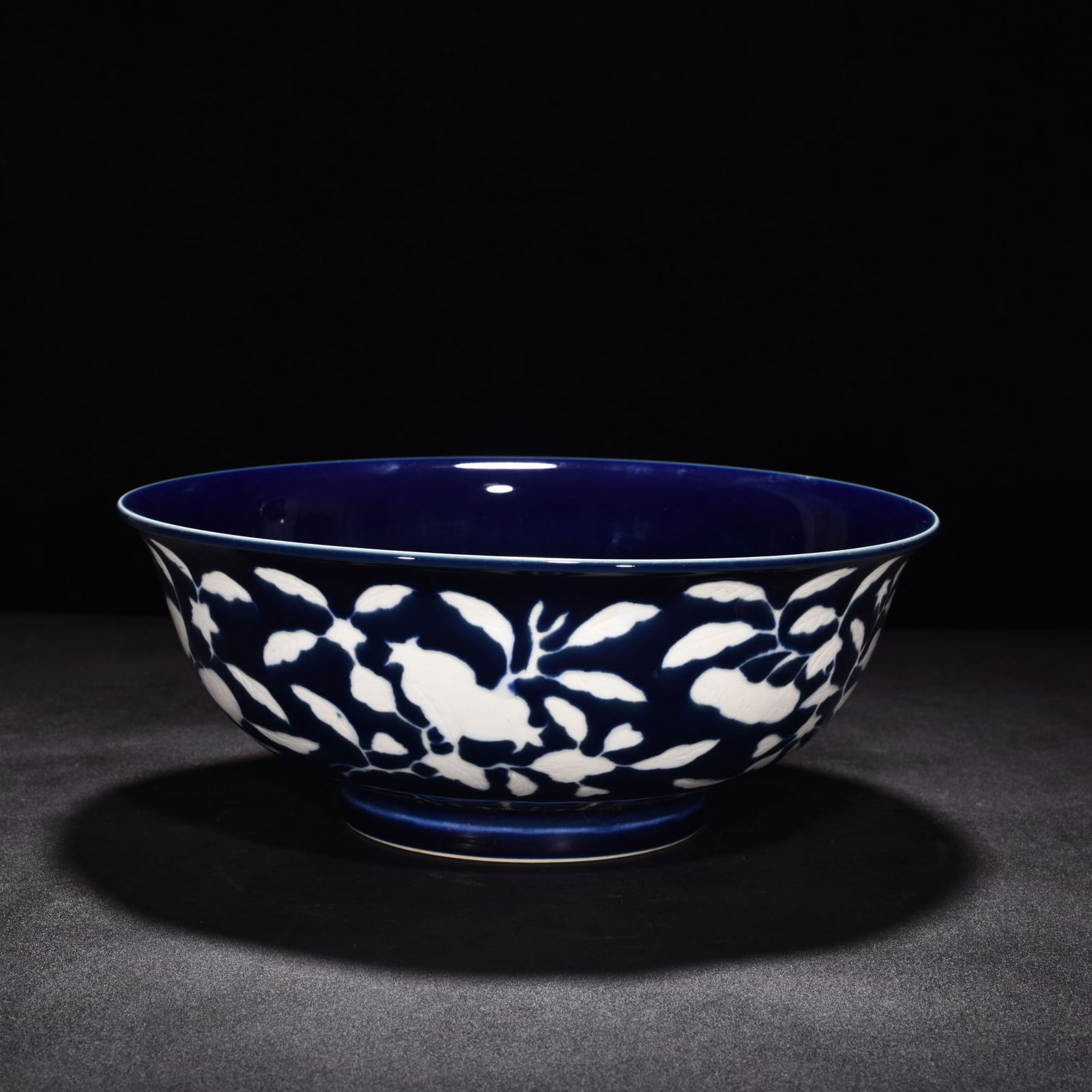 Ming Dynasty Xuande sapphire blue glaze blank carved fruit porcelain bowl: Size: Width 27.5 cm - Height 11 cm Materials: Porcelain Time Period: Ming dynasty Manufactured Date: Xuande Mark & Period Object: Chinese Antique ⛨ Purchase With Confidence ✔ Verifi