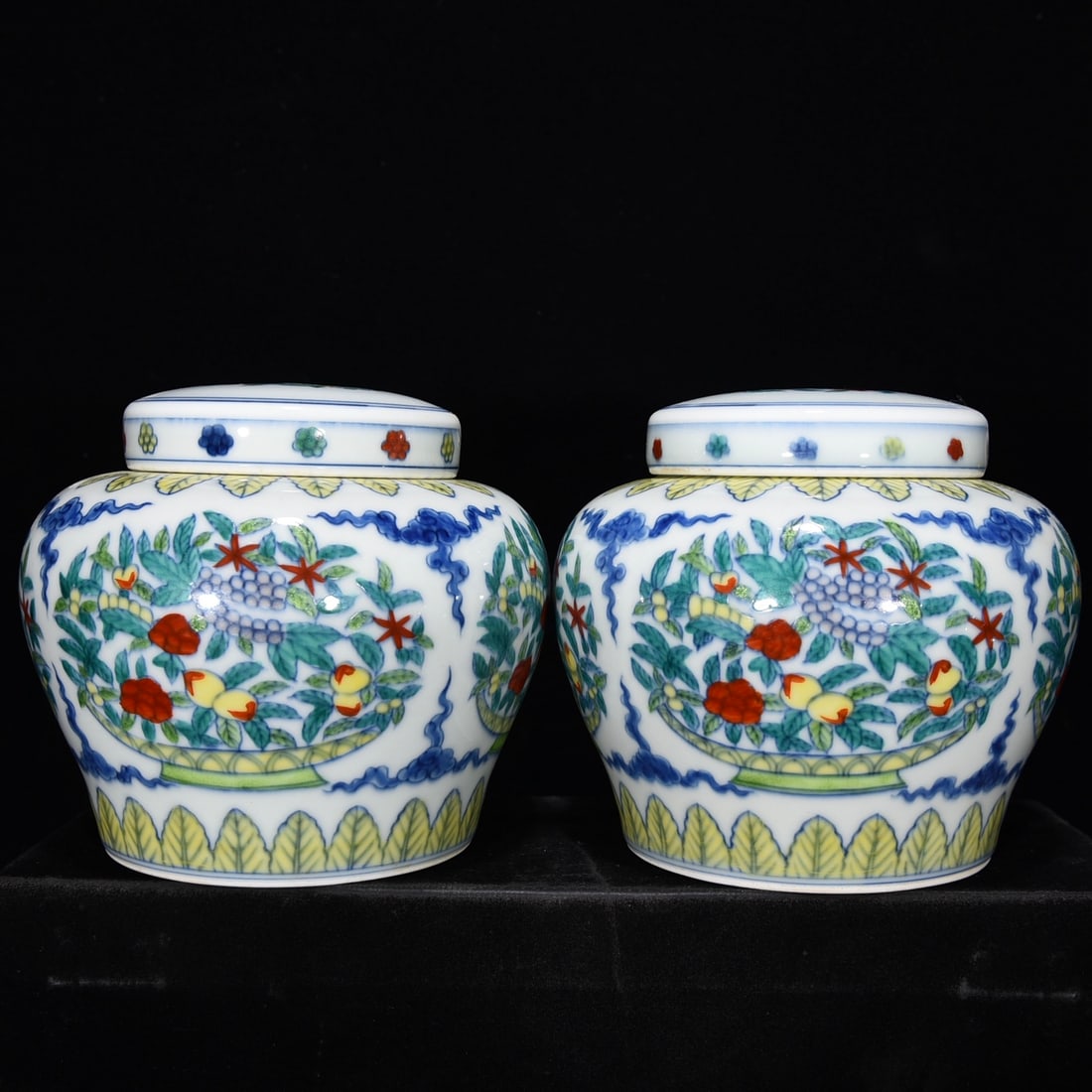 Ming Dynasty Chenghua doucai Colorful Group Flower Porcelain Tianzi Jar: Size: Height 14.5 cm - Width 14 cm Materials: Porcelain Time Period: Ming dynasty Manufactured Date: Cheghua Mark & Period Object: Chinese Antique ⛨ Purchase With Confidence ✔ Verif