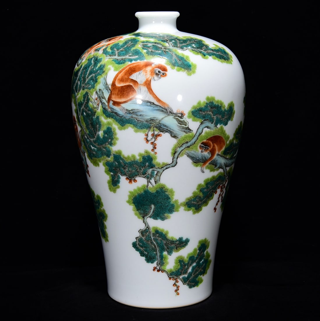Chinese famille rose porcelain vase Qing dynasty Yongzheng Mark & Period: Size: Height 30 cm - Width 19 cm Materials: Porcelain Time Period: Qing dynasty Manufactured Date: Yongzheng Mark & Period Object: Chinese Antique ⛨ Purchase With Confidence ✔ Verif