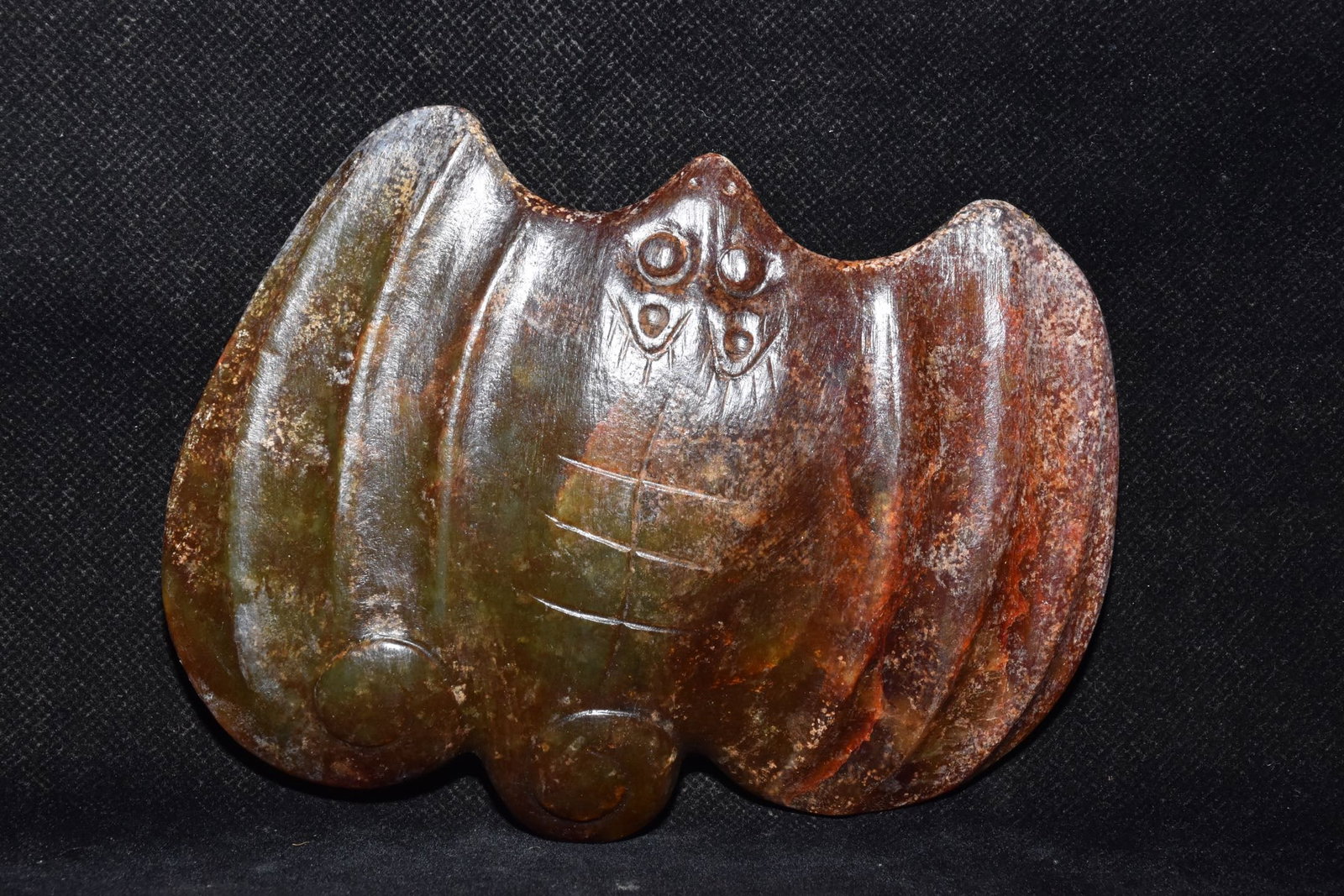 Chinese Hongshan culture jade carved ornaments: Size: Height 11.4 cm - Width 13.2 cm Materials: Natural Jade Time Period: Hongshan Culture Manufactured Date: 3000-BC Object: Chinese Antique ⛨ Purchase With Confidence ✔ Verified A