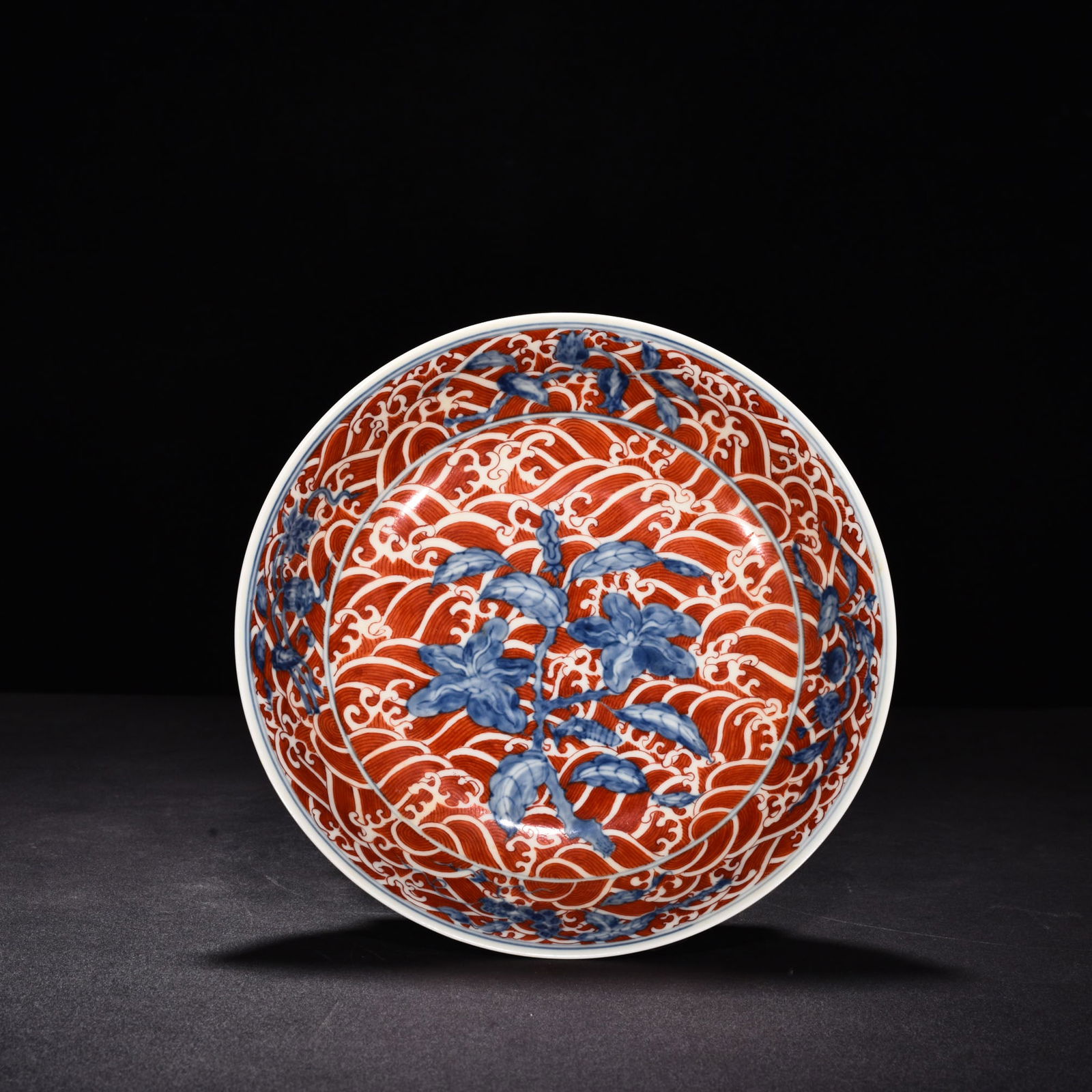 Ming Dynasty Chenghua alum red blue and white flower porcelain plate (1 of 9)