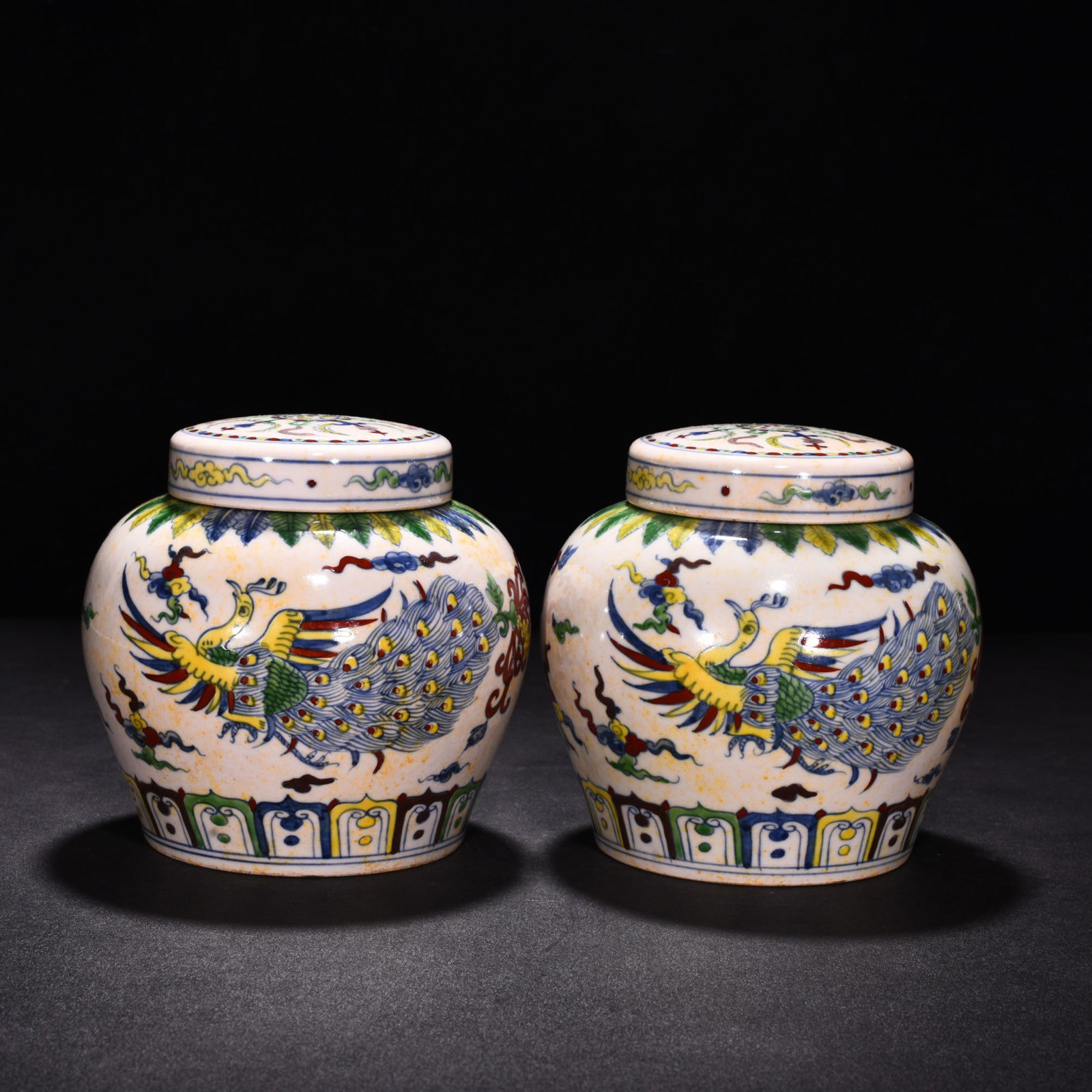 Ming Dynasty Chenghua red-tied bucket-colored purple peacock flower sky-shaped jar: Size: Height 14 cm - Width 15 cm Materials: Porcelain Time Period: Ming dynasty Manufactured Date: Chenghua Mark & Period Object: Chinese Antique ⛨ Purchase With Confidence ✔ Verifi