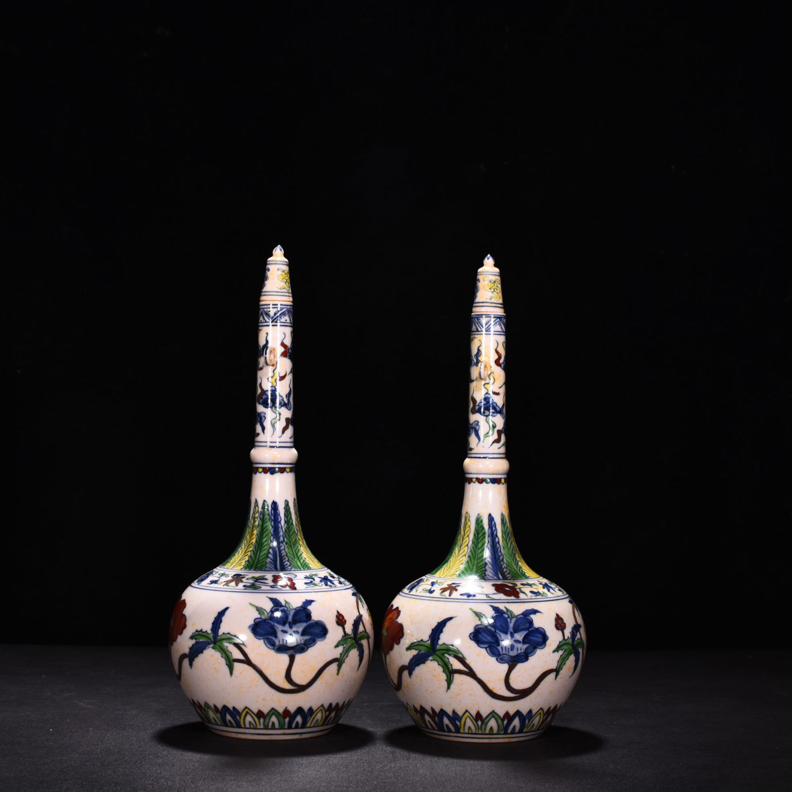 Ming Dynasty Chenghua red tire bucket color purple okra flower key vase: Size: Height 31 cm - Width 10.5 cm Materials: Porcelain Time Period: Ming dynasty Manufactured Date: Chenghua Mark & Period Object: Chinese Antique ⛨ Purchase With Confidence ✔ Veri