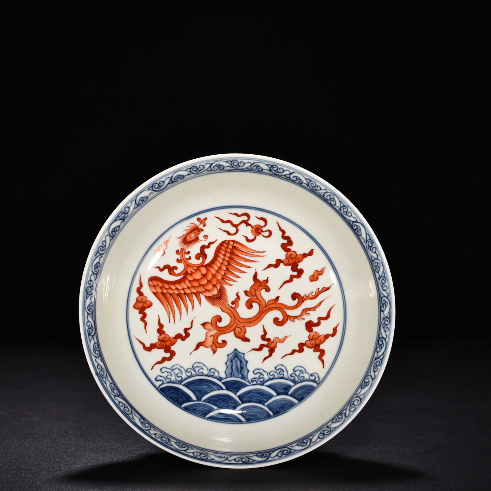 Ming Dynasty Chenghua blue and white alum red phoenix porcelain plate: Size: Width 22.3 cm - Height 5 cm Materials: Porcelain Time Period: Ming dynasty Manufactured Date: Chenghua Mark & Period Object: Chinese Antique ⛨ Purchase With Confidence ✔ Verif