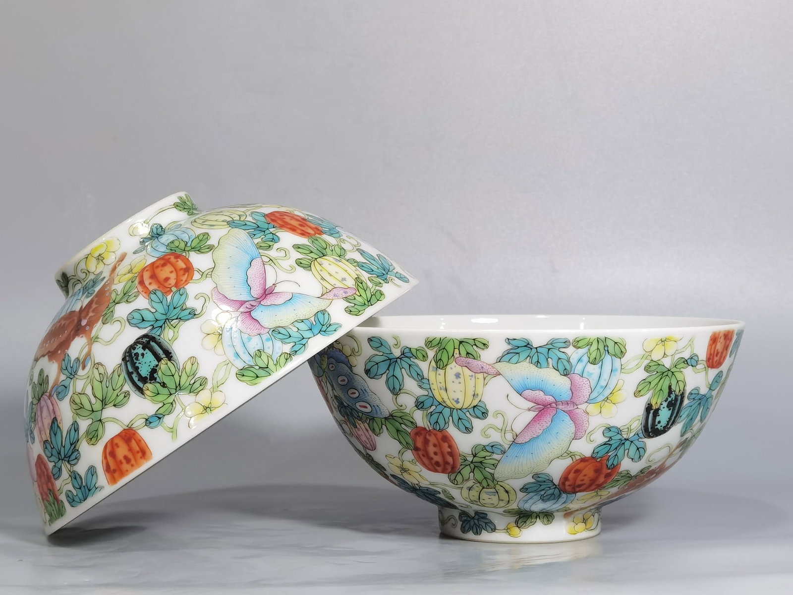 Chinese famille rose porcelain bowl pair Qing dynasty Yongzheng Mark & Period: Size: Width 14.6 cm - Height 7 cm Materials: Porcelain Time Period: Qing dynasty Manufactured Date: Yongzheng Mark & Period Object: Chinese Antique ⛨ Purchase With Confidence ✔ Veri
