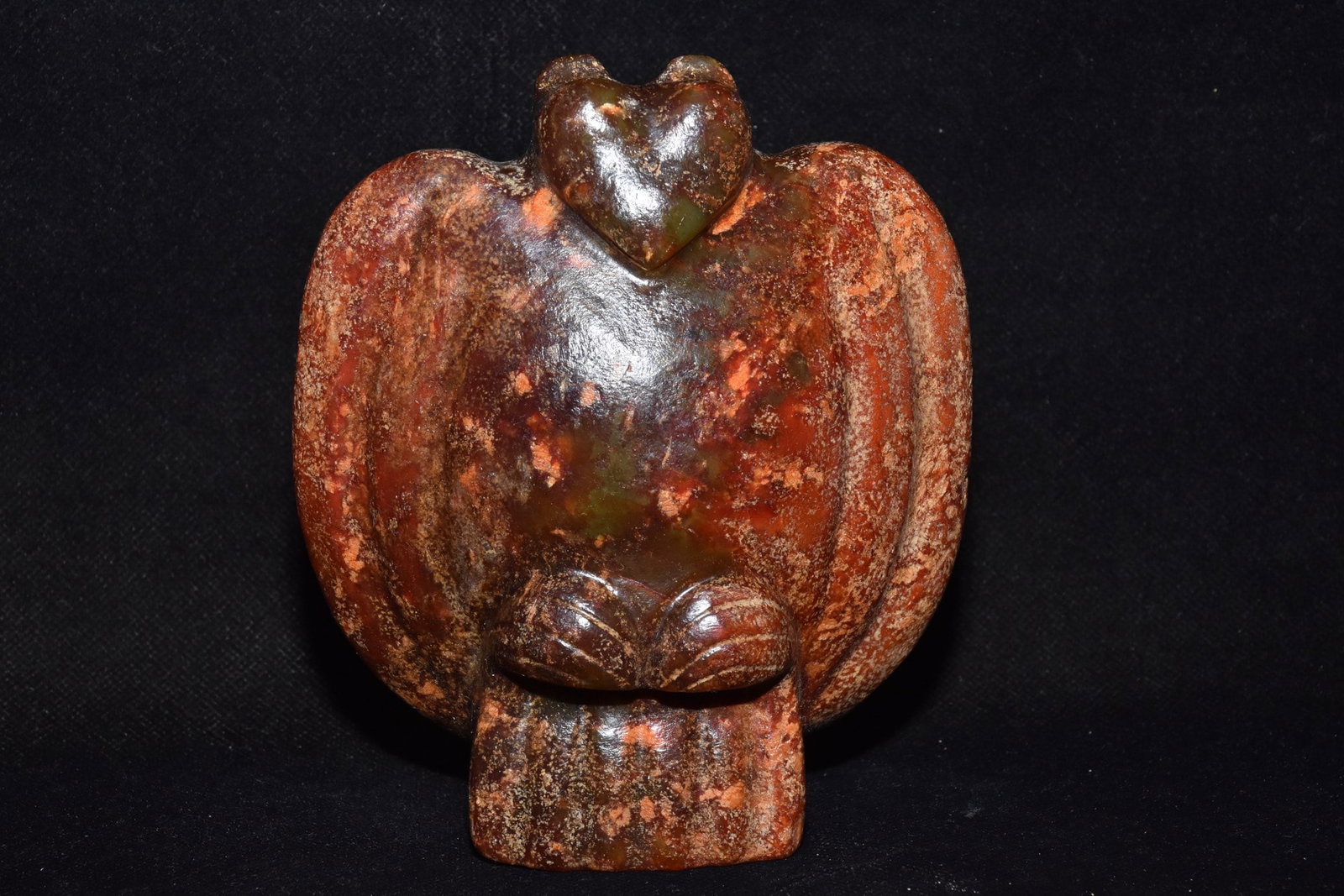 Chinese Hongshan culture jade carved ornaments: Size: Height 14.2 cm - Width 11 cm Materials: Natural Jade Time Period: Hongshan Culture Manufactured Date: 3000-BC Object: Chinese Antique ⛨ Purchase With Confidence ✔ Verified Auc