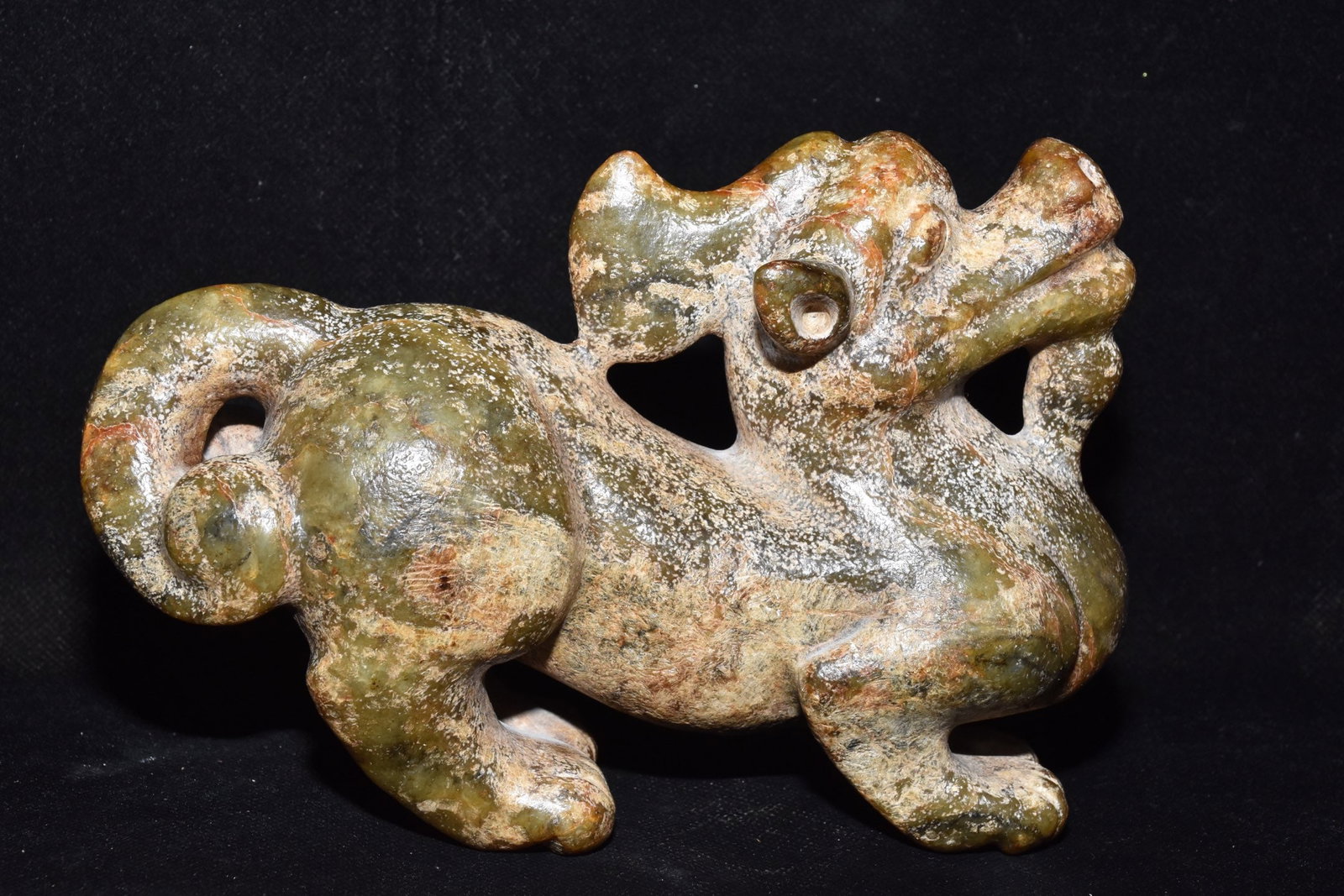 Chinese Hongshan culture jade carved ornaments: Size: Height 13 cm - Width 16.8 cm Materials: Natural Jade Time Period: Hongshan Culture Manufactured Date: 3000-BC Object: Chinese Antique ⛨ Purchase With Confidence ✔ Verified Auc