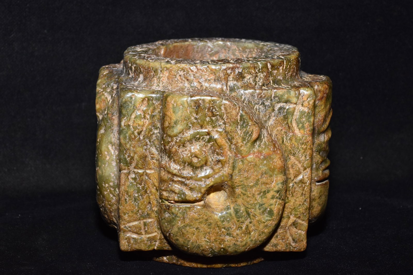 Chinese Hongshan culture jade carved ornaments (1 of 10)