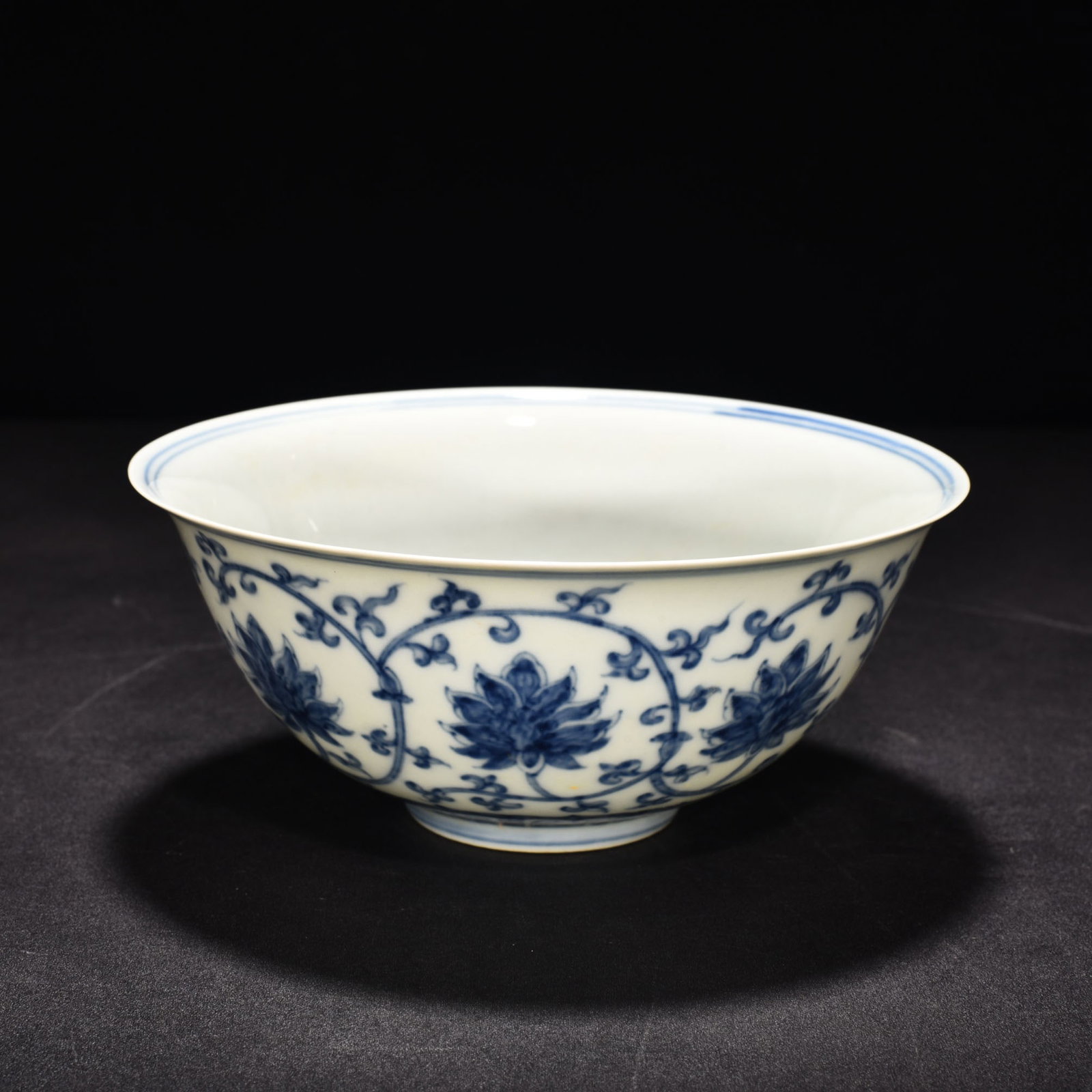 Ming Dynasty Chenghua blue and white lotus palace bowl: Size: Width 15.5 cm - Height 7 cm Materials: Porcelain Time Period: Ming dynasty Manufactured Date: Chenghua Mark & Period Object: Chinese Antique ⛨ Purchase With Confidence ✔ Verif