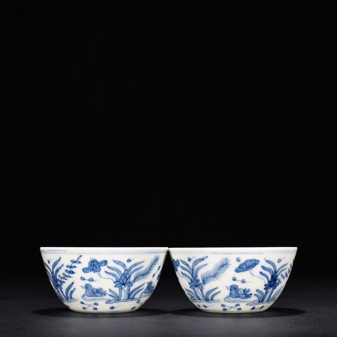 Ming Dynasty Chenghua blue and white lotus mandarin duck pond cup: Size: Width 7.8 cm - Height 3.8 cm Materials: Porcelain Time Period: Ming dynasty Manufactured Date: Chenghua Mark & Period Object: Chinese Antique ⛨ Purchase With Confidence ✔ Veri