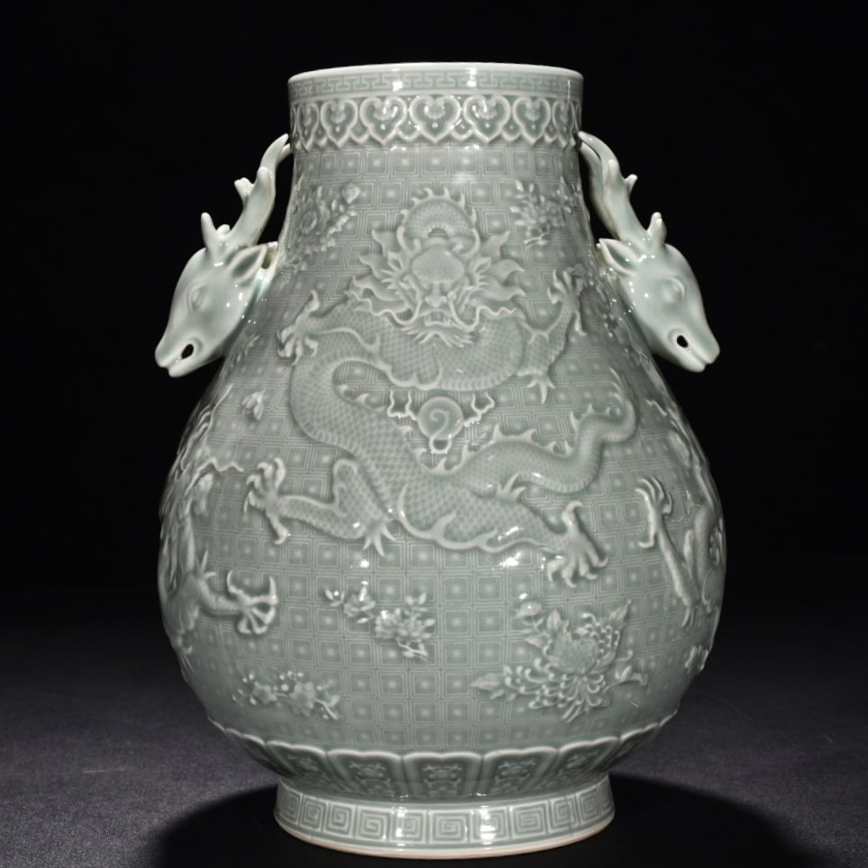 Qing Dynasty Qianlong pink celadon glaze five dragon deer head statue: Size: Height 27.5 cm - Width 20.5 cm Materials: Porcelain Time Period: Qing dynasty Manufactured Date: Qianlong Mark & Period Object: Chinese Antique ⛨ Purchase With Confidence ✔ Ve