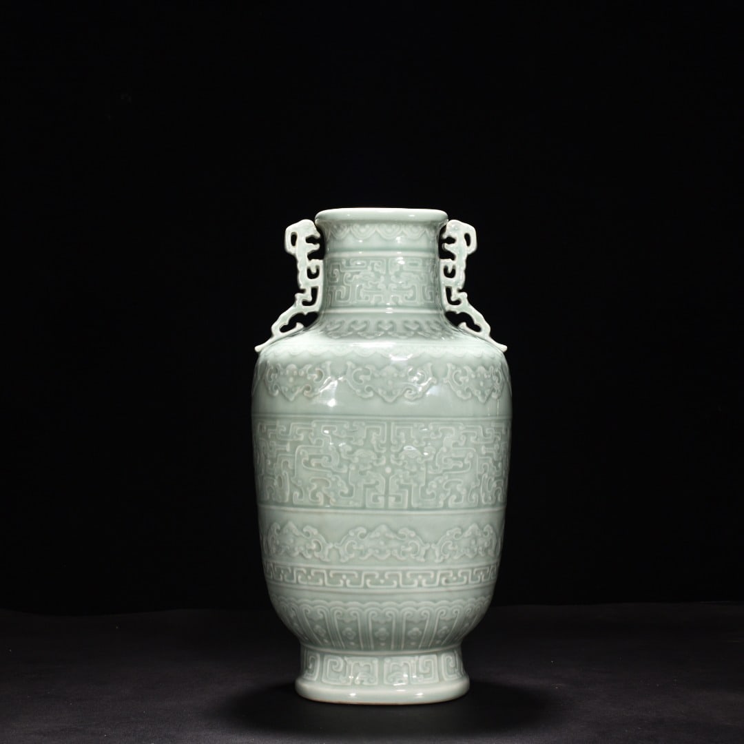 Qing Dynasty Qianlong pink celadon glaze Kui dragon double-eared square vase: Size: Height 37.5 cm - Width 20 cm Materials: Porcelain Time Period: Qing dynasty Manufactured Date: Qianlong Mark & Period Object: Chinese Antique ⛨ Purchase With Confidence ✔ Veri