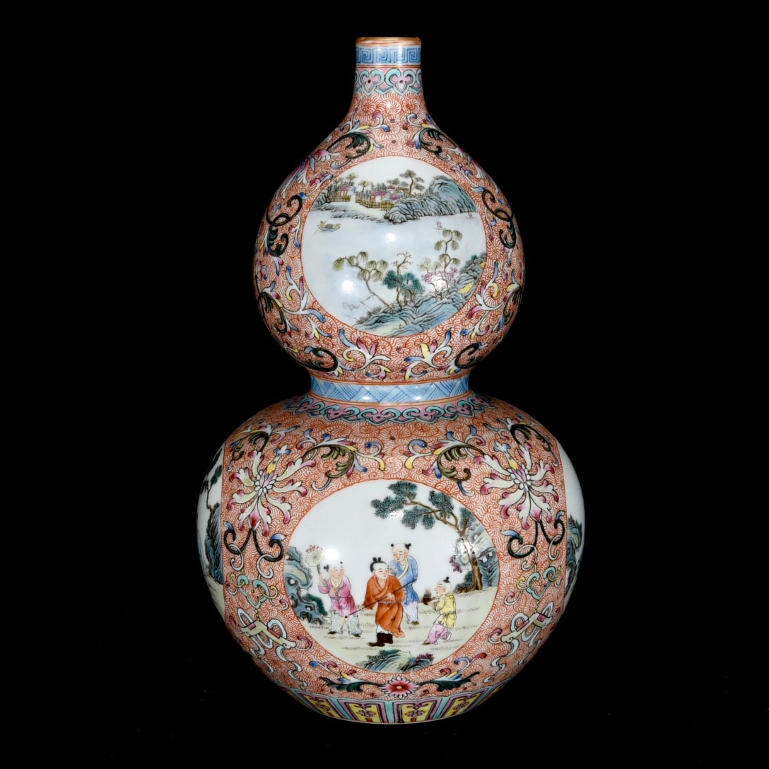 Chinese famille rose porcelain vase Qing dynasty Yongzheng Mark & Period: Size: Height 31.5 cm - Width 18 cm Materials: Porcelain Time Period: Qing dynasty Manufactured Date: Yongzheng Mark & Period Object: Chinese Antique ⛨ Purchase With Confidence ✔ Ver
