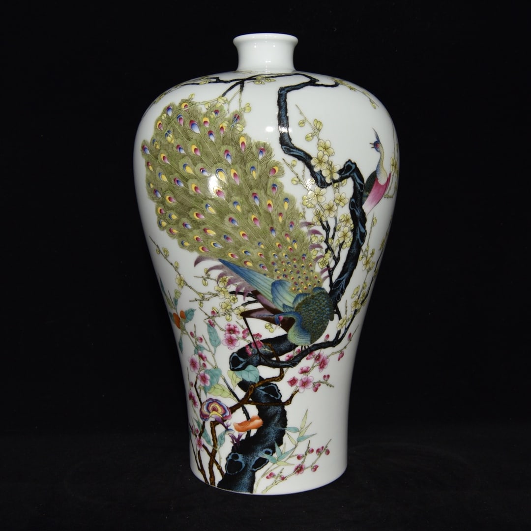 Chinese famille rose porcelain vase Qing dynasty Yongzheng Mark & Period: Size: Height 39 cm - Width 23 cm Materials: Porcelain Time Period: Qing dynasty Manufactured Date: Yongzheng Mark & Period Object: Chinese Antique ⛨ Purchase With Confidence ✔ Verif