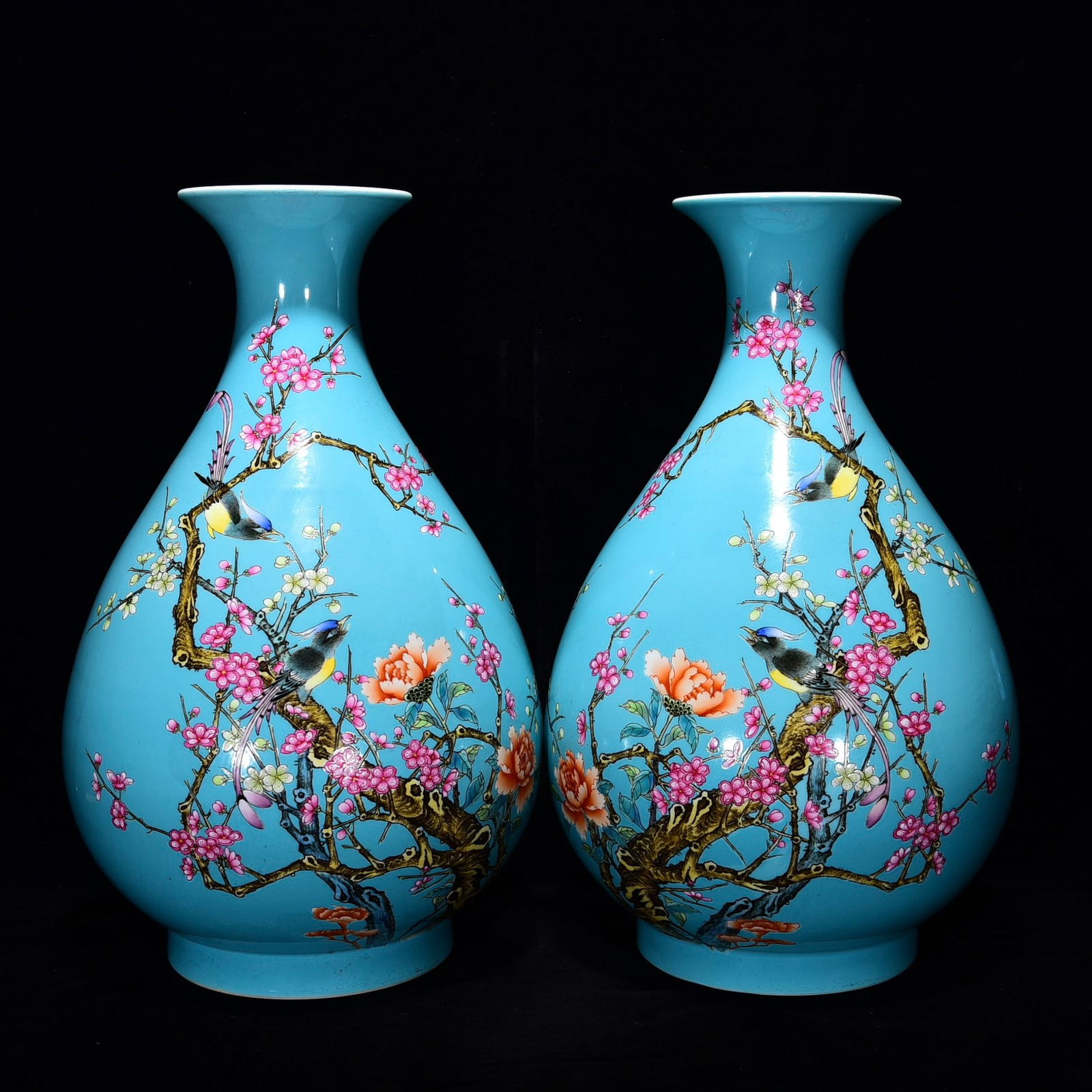 Chinese famille rose porcelain vase Qing dynasty Yongzheng Mark & Period: Size: Height 34.5 cm - Width 21 cm Materials: Porcelain Time Period: Qing dynasty Manufactured Date: Yongzheng Mark & Period Object: Chinese Antique ⛨ Purchase With Confidence ✔ Ver