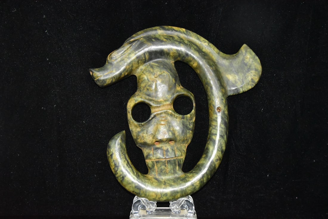 Chinese Hongshan culture jade carved ornaments: Size: Height 26.5 cm - Width 24 cm Materials: Natural Jade Time Period: Hongshan Culture Manufactured Date: 3000-BC Object: Chinese Antique ⛨ Purchase With Confidence ✔ Verified Auc