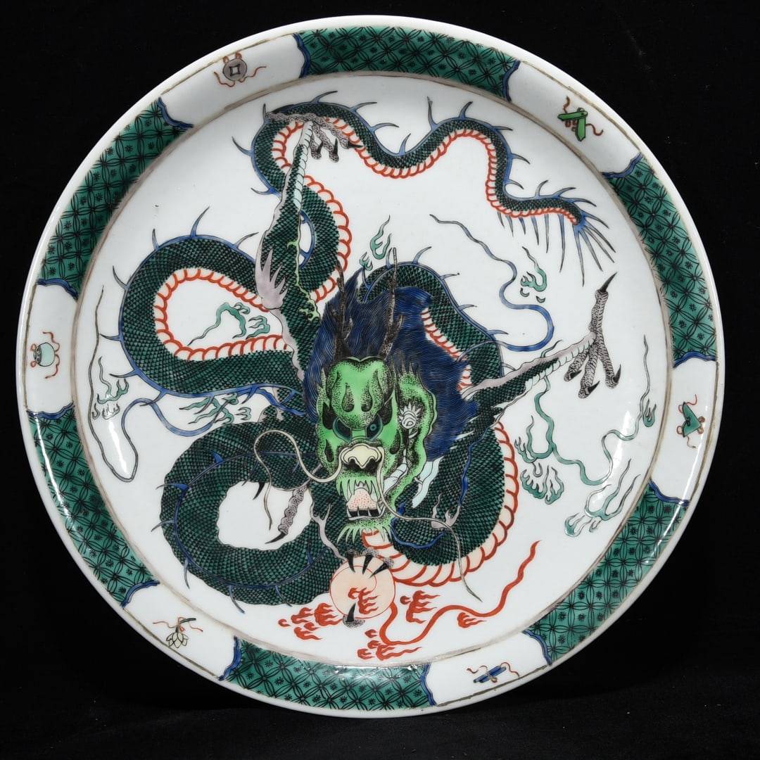 Chinese famille verte porcelain plate Qing dynasty Kangxi Mark & Period: Size: Width 30.5 cm - Height 4.1 cm Materials: Porcelain Time Period: Qing dynasty Manufactured Date: Kangxi Mark & Period Object: Chinese Antique ⛨ Purchase With Confidence ✔ Verif