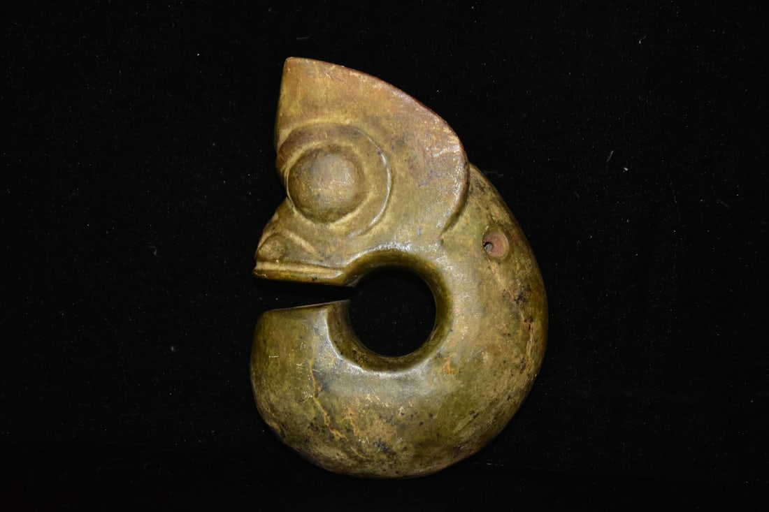 Chinese Hongshan culture jade carved ornaments: Size: Height 17.8 cm - Width 11.2 cm Materials: Natural Jade Time Period: Hongshan Culture Manufactured Date: 3000-BC Object: Chinese Antique ⛨ Purchase With Confidence ✔ Verified A
