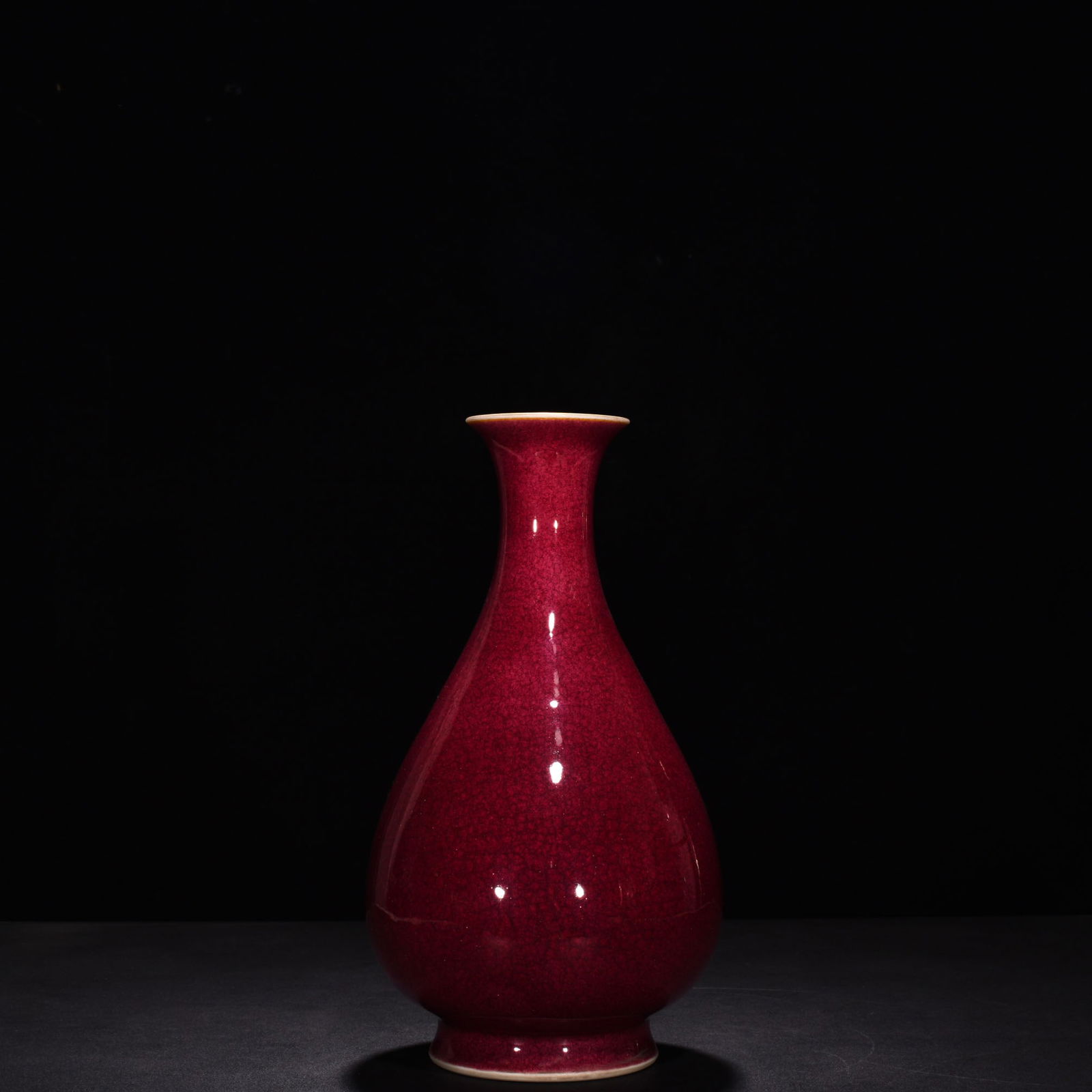 Qing Dynasty Yongzheng ruby red glaze ice cracked jade pot spring vase (1 of 9)
