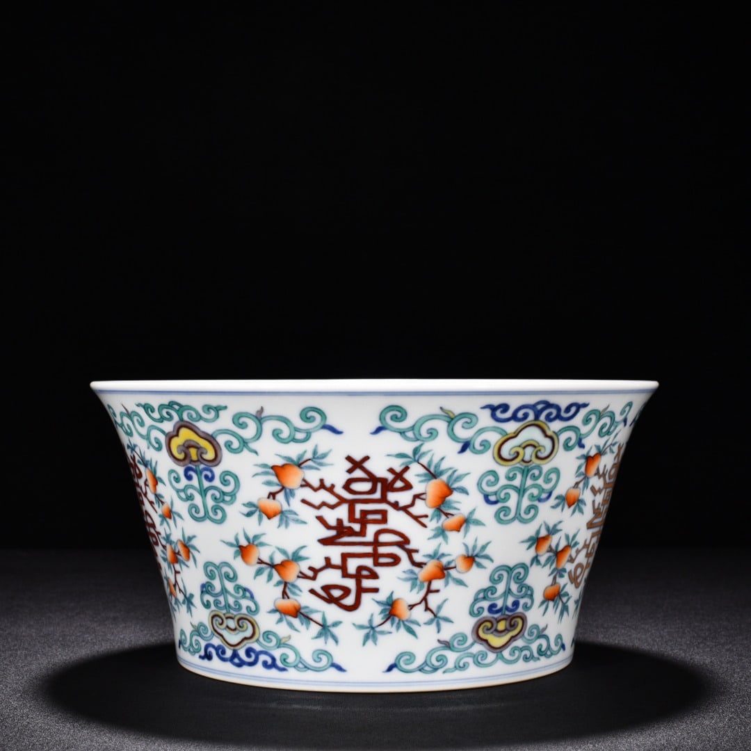 Qing Dynasty Yongzheng Doucai painted gold horseshoe bowl: Size: Width 24.7 cm - Height 12 cm Materials: Porcelain Time Period: Qing dynasty Manufactured Date: Yongzheng Mark & Period Object: Chinese Antique ⛨ Purchase With Confidence ✔ Ver
