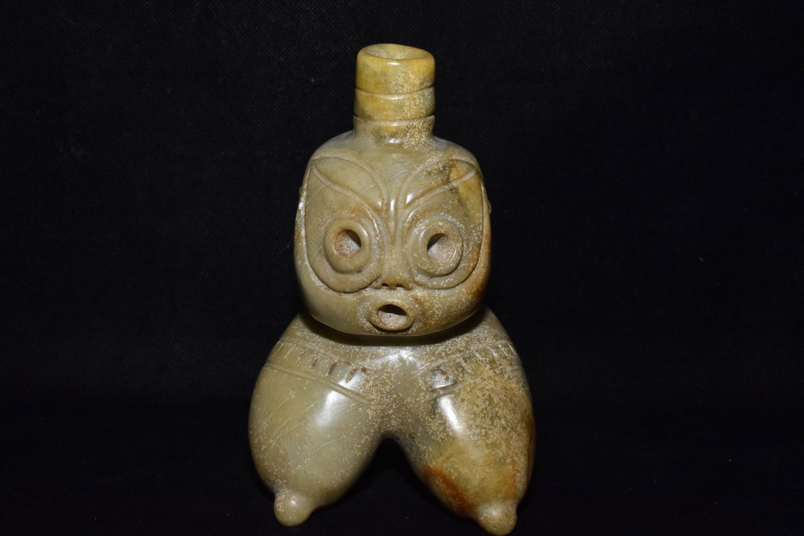 Chinese Hongshan culture jade carved ornaments: Size: Height 14.8 cm - Width 12.5 cm Materials: Natural Jade Time Period: Hongshan Culture Manufactured Date: 3000-BC Object: Chinese Antique ⛨ Purchase With Confidence ✔ Verified A