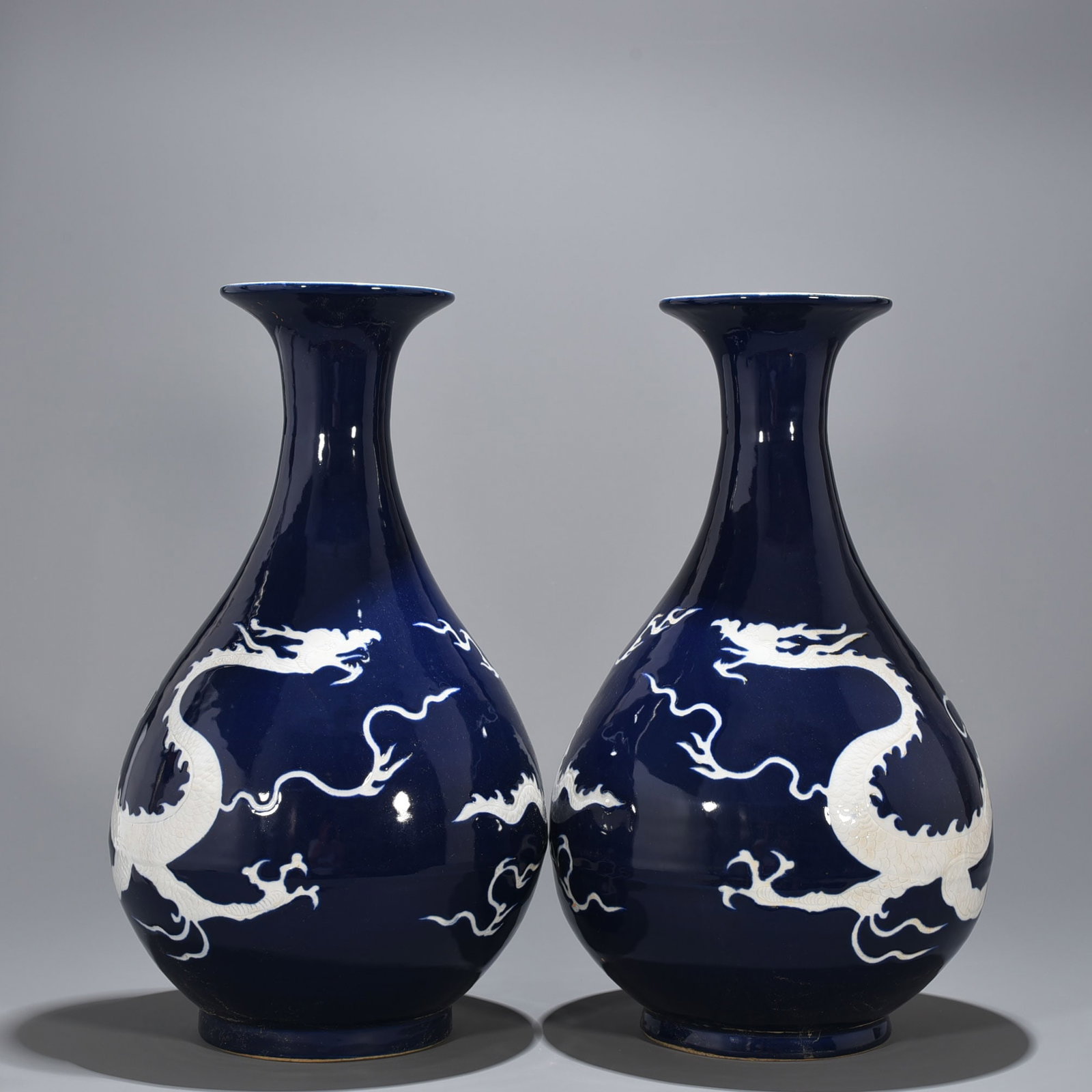Chinese blue and white porcelain vase pair Yuan dynasty (1 of 8)