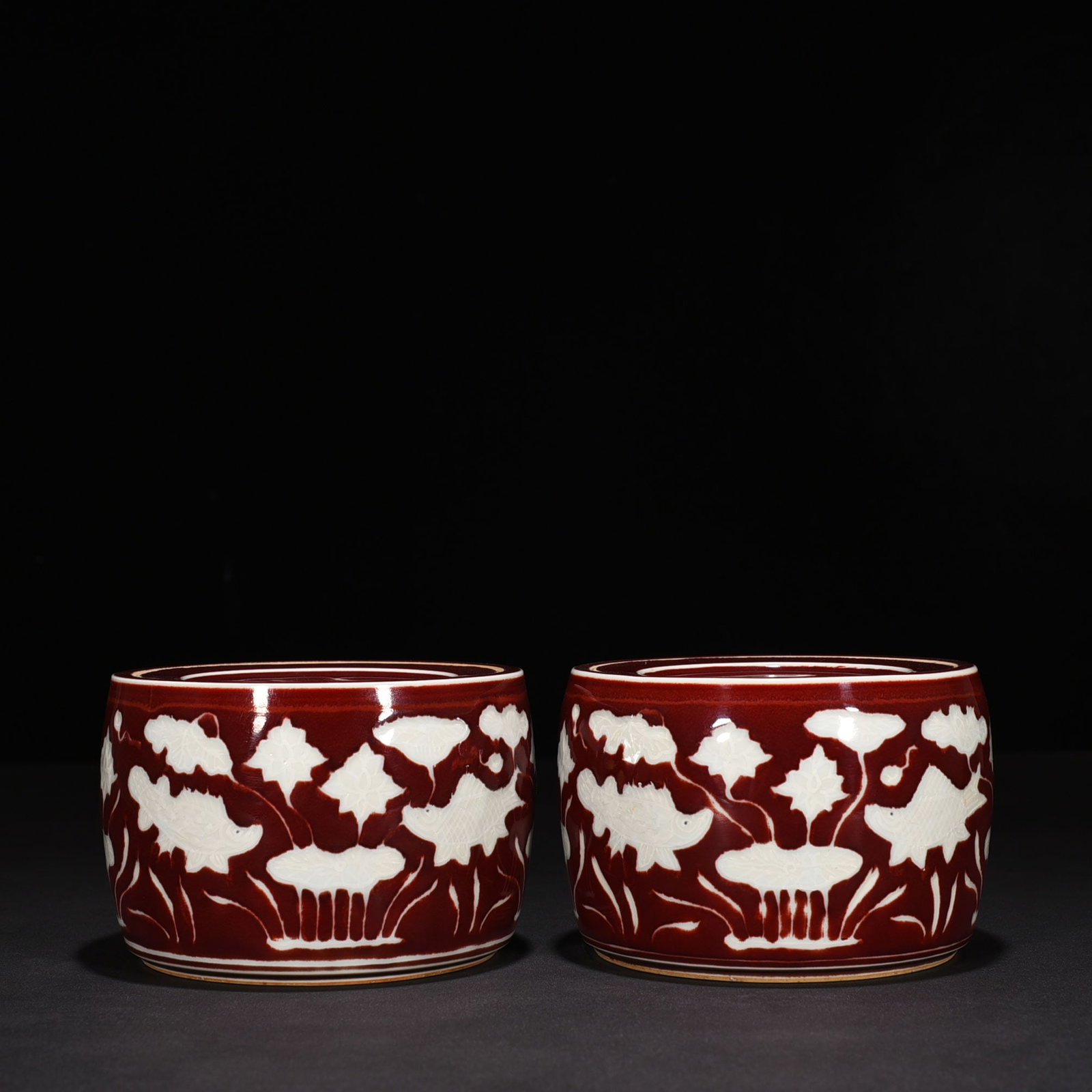 Ming Xuande ruby red glazed fish and algae pattern cricket jar: Size: Height 9 cm - Width 14 cm Materials: Porcelain Time Period: Ming dynasty Manufactured Date: Xuande Mark & Period Object: Chinese Antique ⛨ Purchase With Confidence ✔ Verified