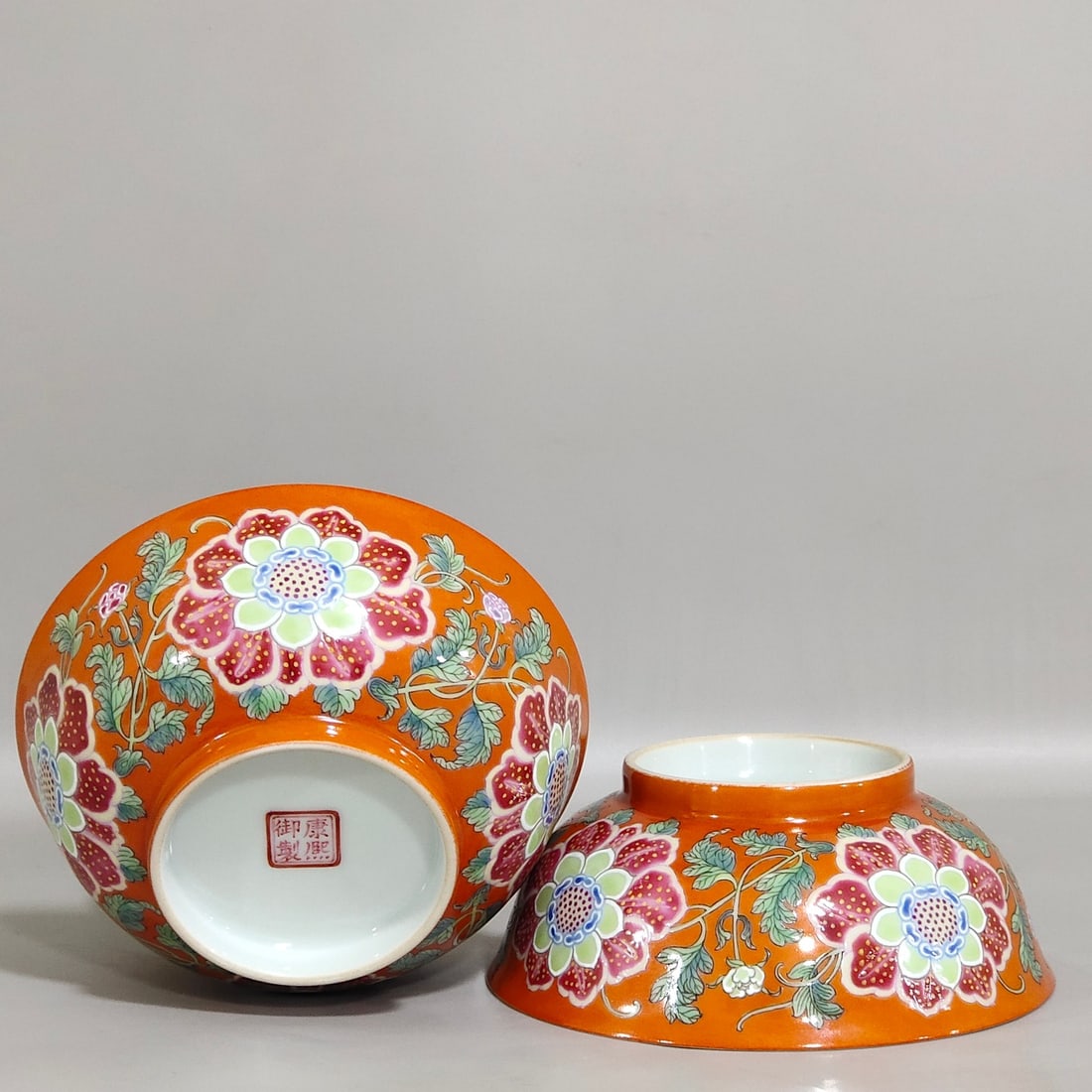 Chinese famille rose porcelain bowl pair Qing dynasty Kangxi Mark & Period: Size: Width 12 cm - Height 4.8 cm Materials: Porcelain Time Period: Qing dynasty Manufactured Date: Kangxi Mark & Period Object: Chinese Antique ⛨ Purchase With Confidence ✔ Verifie