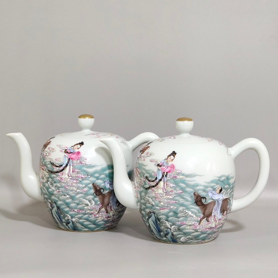 Qing Dynasty Yongzheng Seven Fairies Painted Cowherd Teapot (1 of 9)