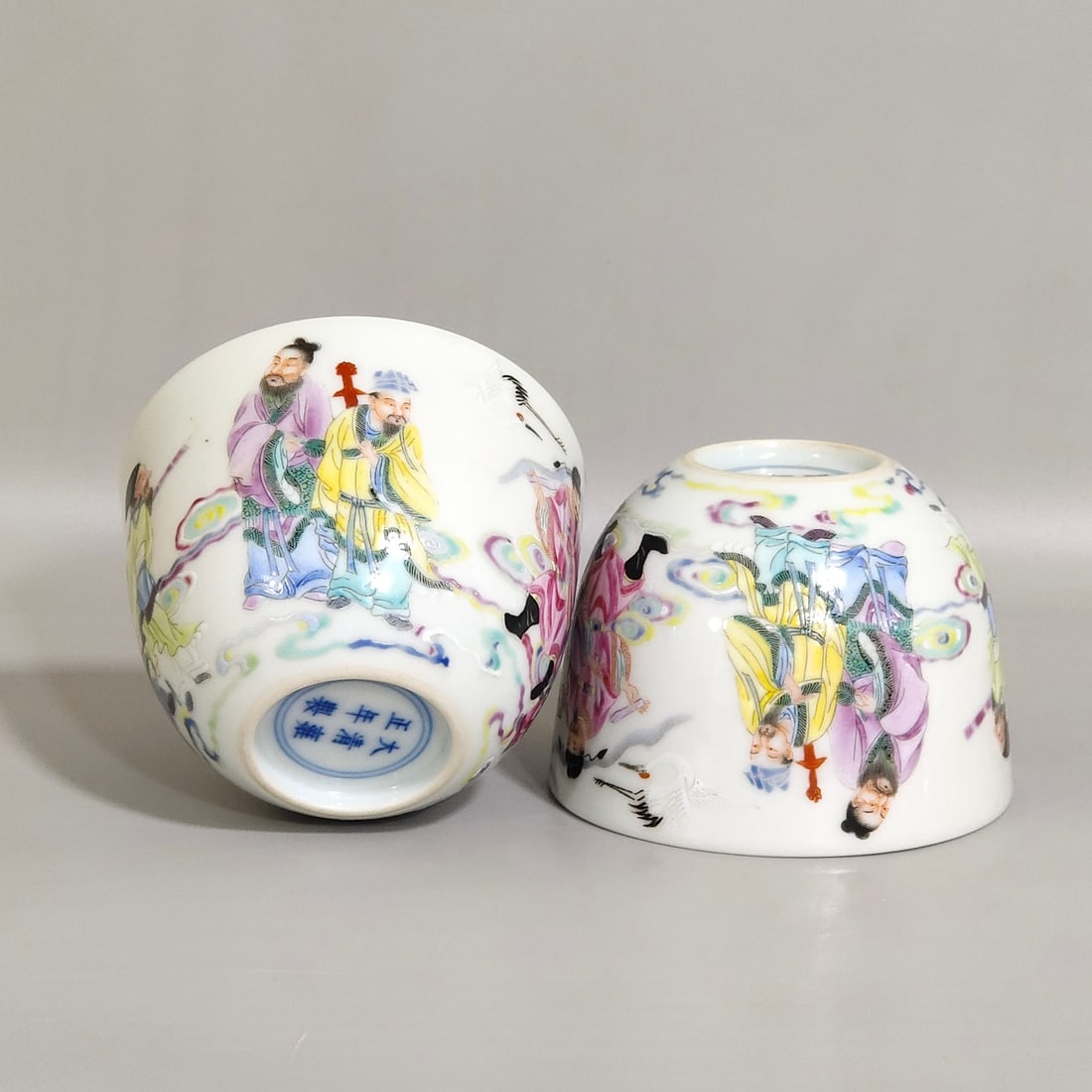 Qing Dynasty Yongzheng figure's Eight Immortals Crossing the Sea Cup: Size: Width 7.7 cm - Height 5.7 cm Materials: Porcelain Time Period: Qing dynasty Manufactured Date: Yongzheng Mark & Period Object: Chinese Antique ⛨ Purchase With Confidence ✔ Ver