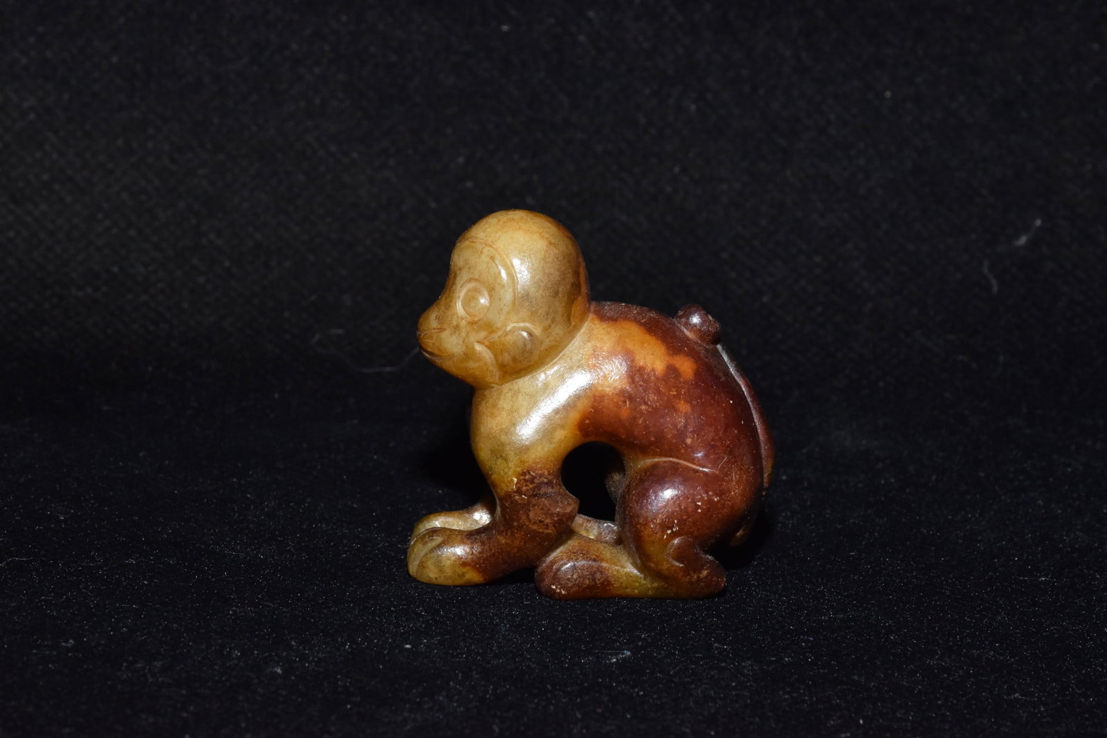 Chinese Hongshan culture jade carved ornaments: Size: Height 4.4 cm - Width 3.8 cm Materials: Natural Jade Time Period: Hongshan Culture Manufactured Date: 3000-BC Object: Chinese Antique ⛨ Purchase With Confidence ✔ Verified Auc