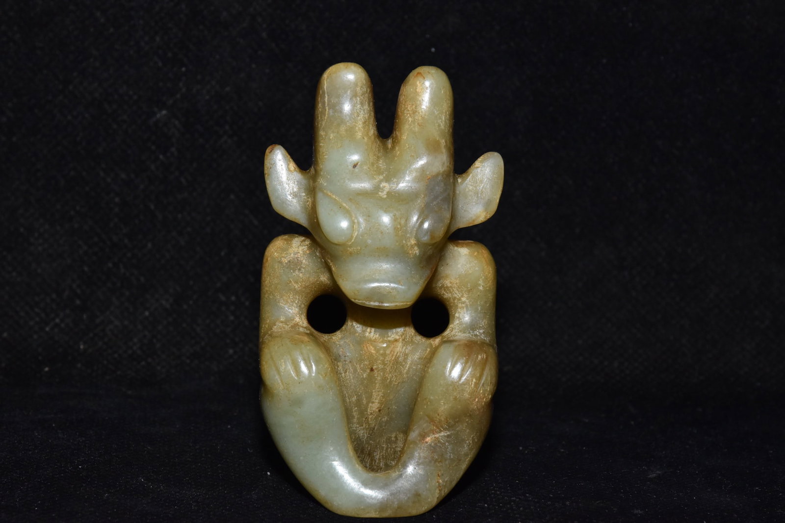 Chinese Hongshan culture jade carved ornaments: Size: Height 7.5 cm - Width 4 cm Materials: Natural Jade Time Period: Hongshan Culture Manufactured Date: 3000-BC Object: Chinese Antique ⛨ Purchase With Confidence ✔ Verified Aucti