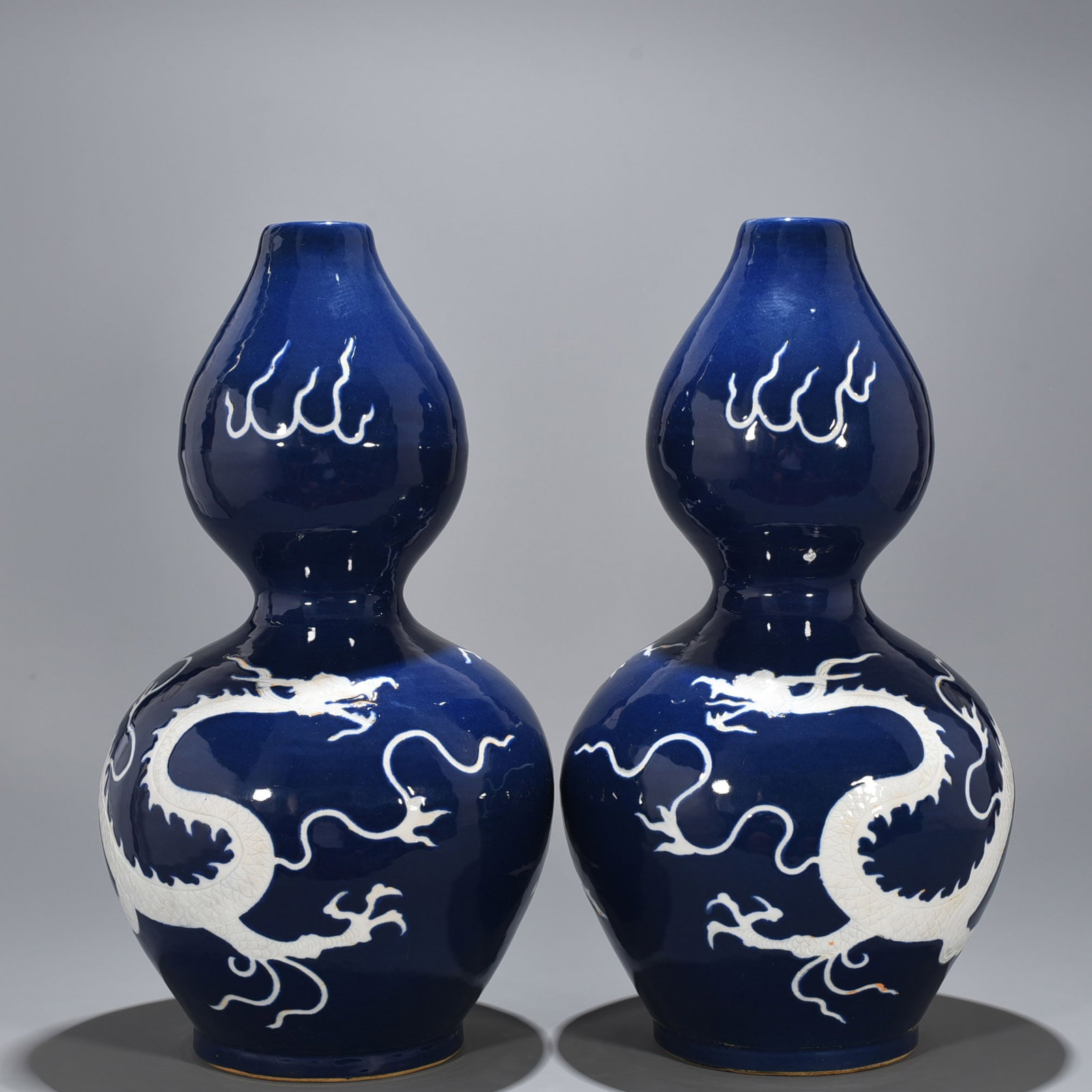 Yuan Dynasty blue glaze white dragon pattern gourd vase: Size: Height 46 cm - Width 26 cm Materials: Porcelain Time Period: Yuan dynasty Manufactured Date: 13th-c Period Object: Chinese Antique ⛨ Purchase With Confidence ✔ Verified Auctio