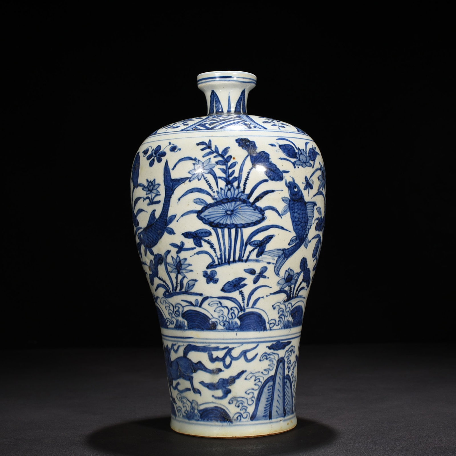 Ming Dynasty Wanli blue and white fish and algae pattern plum vase (1 of 9)