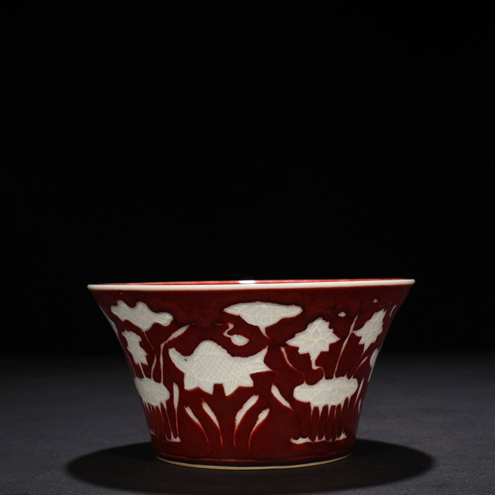 Ming Dynasty Xuande Festival red-glazed fish and algae pattern horseshoe bowl: Size: Width 16 cm - Height 8.5 cm Materials: Porcelain Time Period: Ming dynasty Manufactured Date: Xuande Mark & Period Object: Chinese Antique ⛨ Purchase With Confidence ✔ Verifie