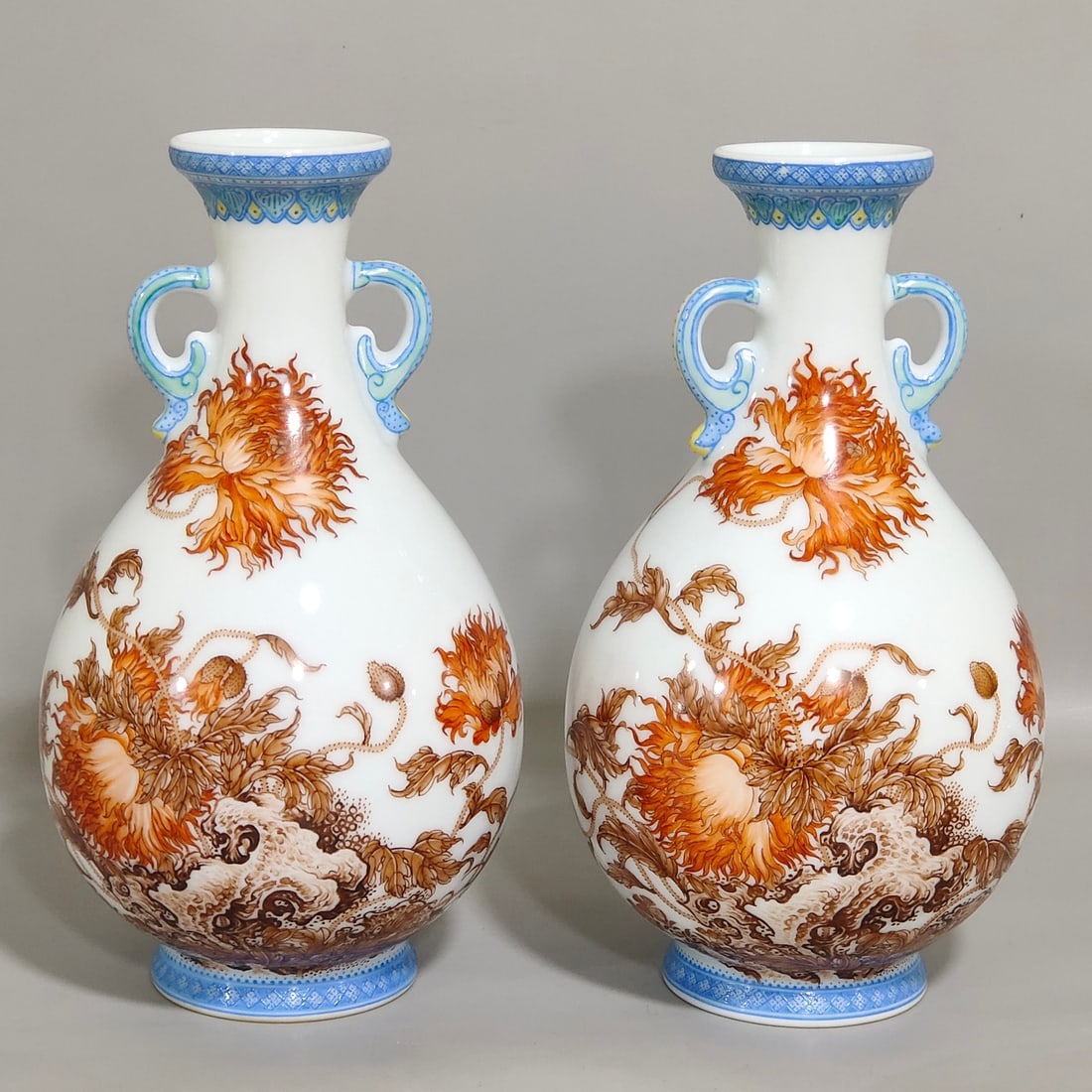 Qing Dynasty Yongzheng ink color alum red poppy poem jade pot spring amphora: Size: Height 17.2 cm - Width 9.5 cm Materials: Porcelain Time Period: Qing dynasty Manufactured Date: Yongzheng Mark & Period Object: Chinese Antique ⛨ Purchase With Confidence ✔ Ve